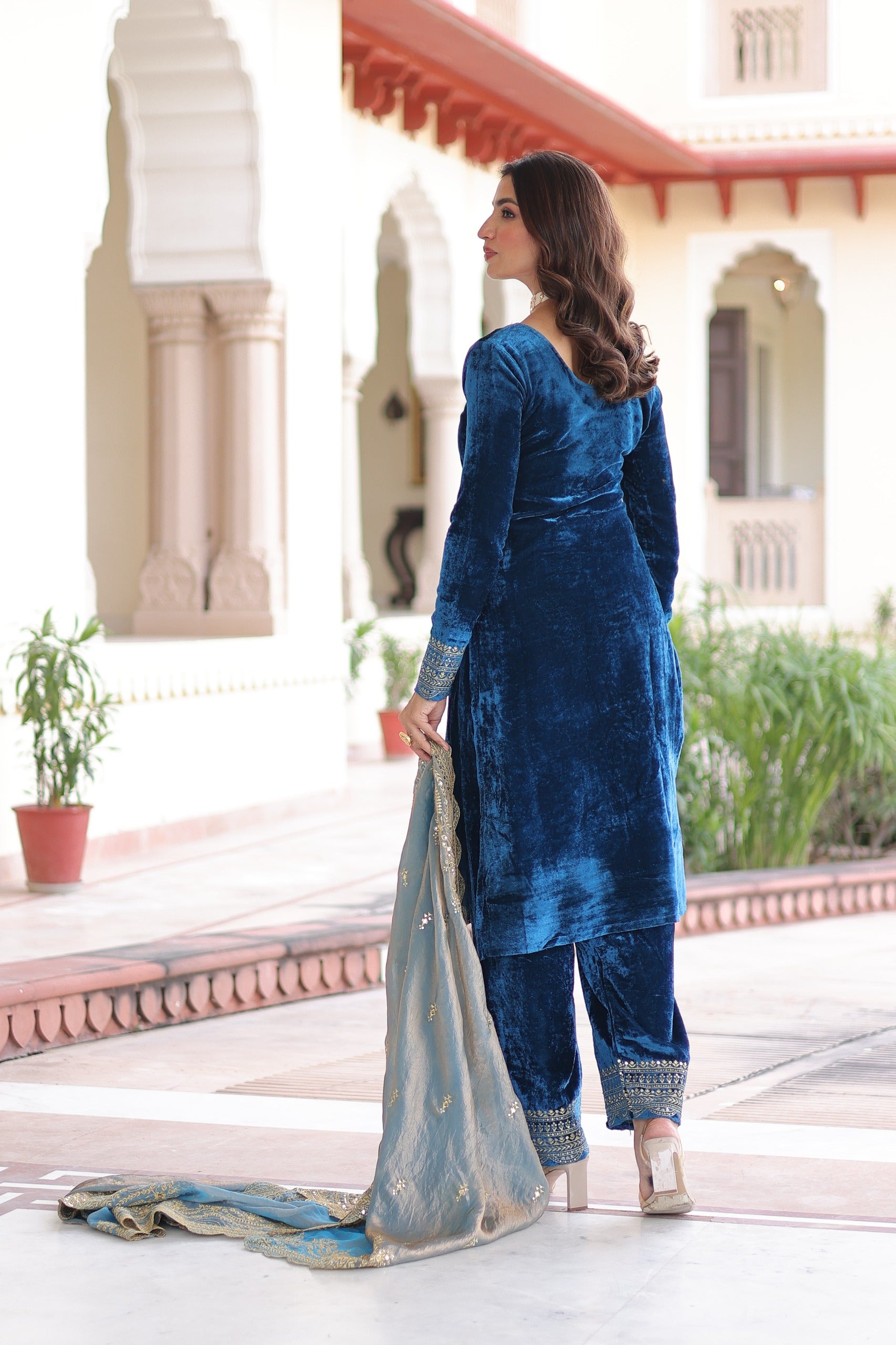 Prazu Fashion Blue Velvet Rich Sequins & Zari Embroidered Work Salwar Suit