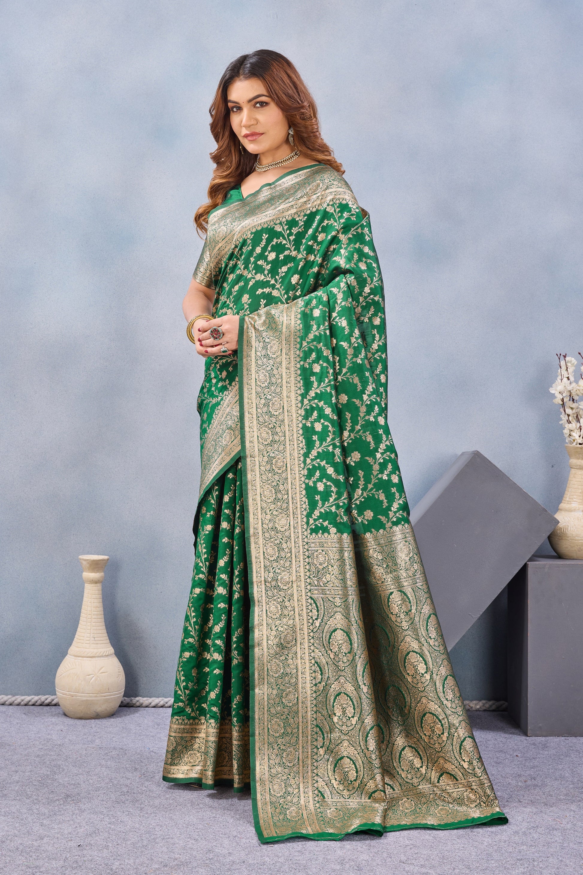 Divine International Trading Co Green Soft Silk Blend Banarasi Jacuard Work Designer Party Wear Saree With Unstitched Blouse Piece