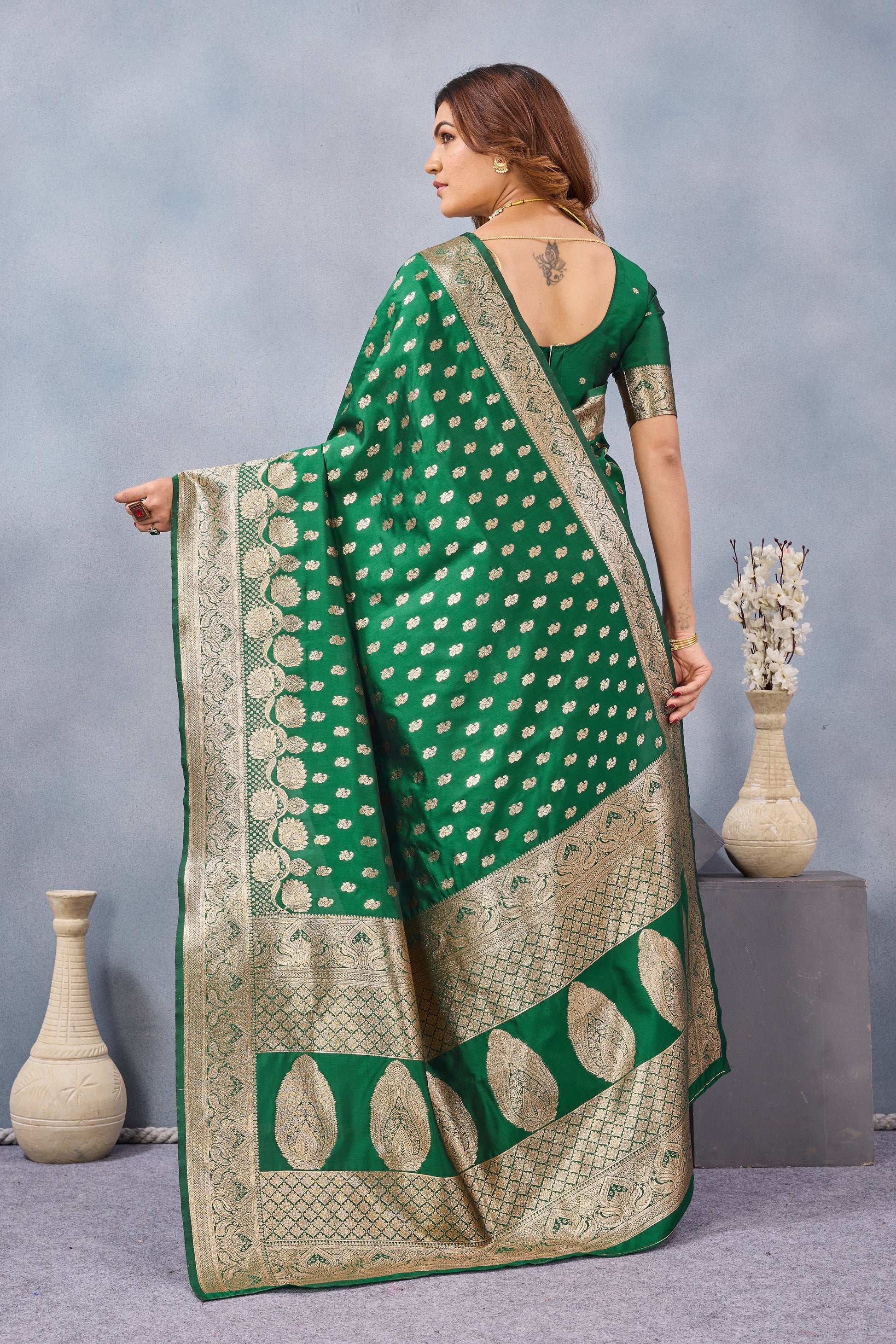 Divine International Trading Co Green Soft Silk Blend Banarasi Jacuard Work Designer Party Wear Saree With Unstitched Blouse Piece