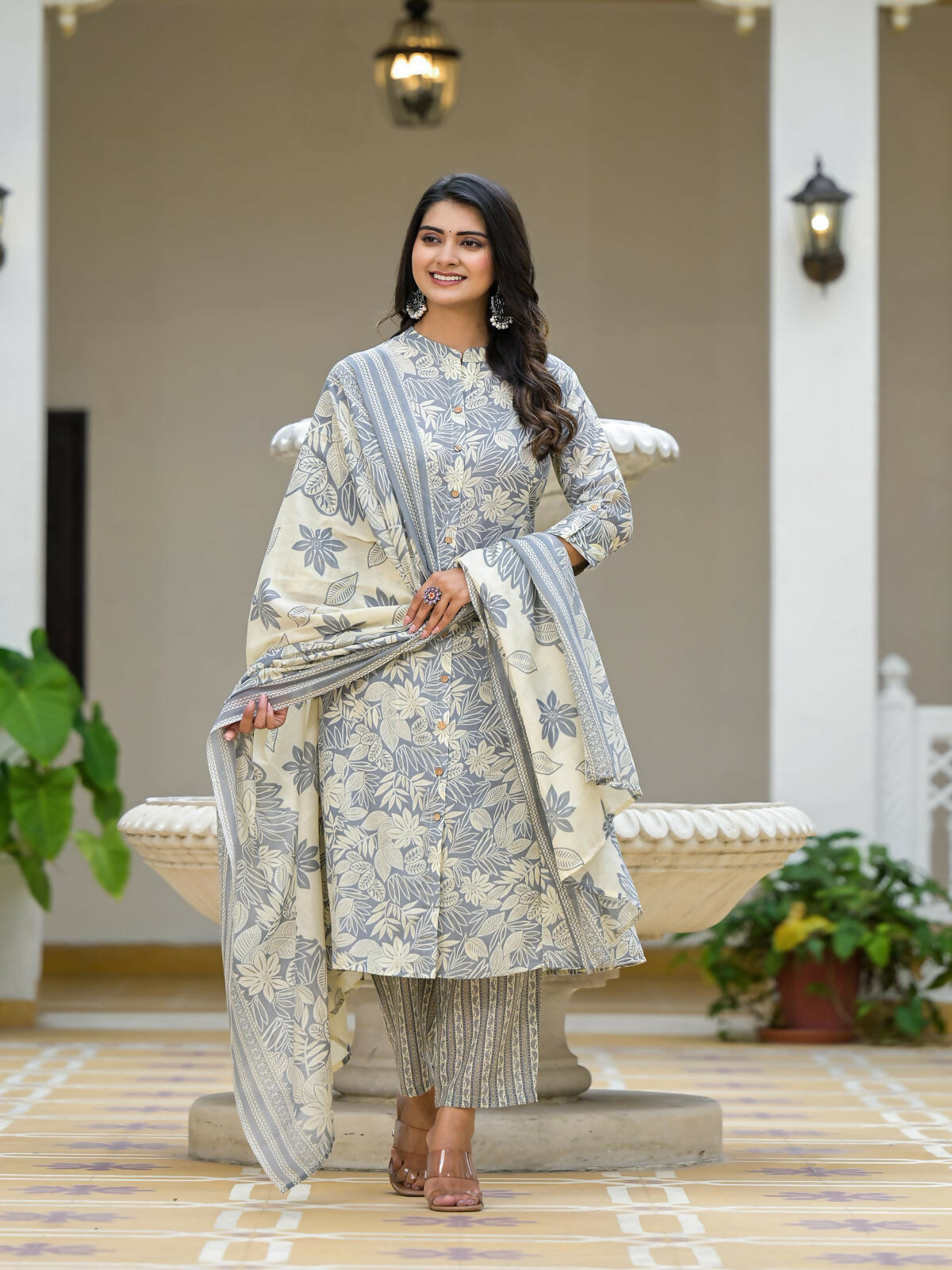 Juniper Women's Grey Floral Printed Cotton Kurta Set With Buttons