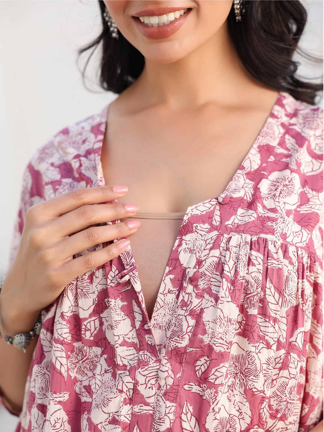 Janasya Light Cotton Floral Gathered Kurta 