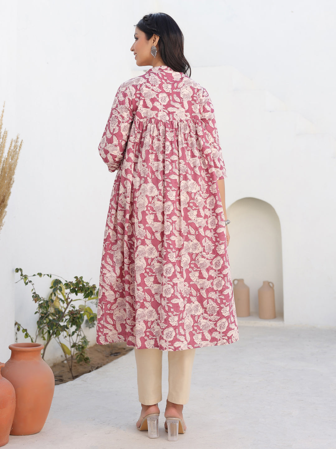 Janasya Light Cotton Floral Gathered Kurta 