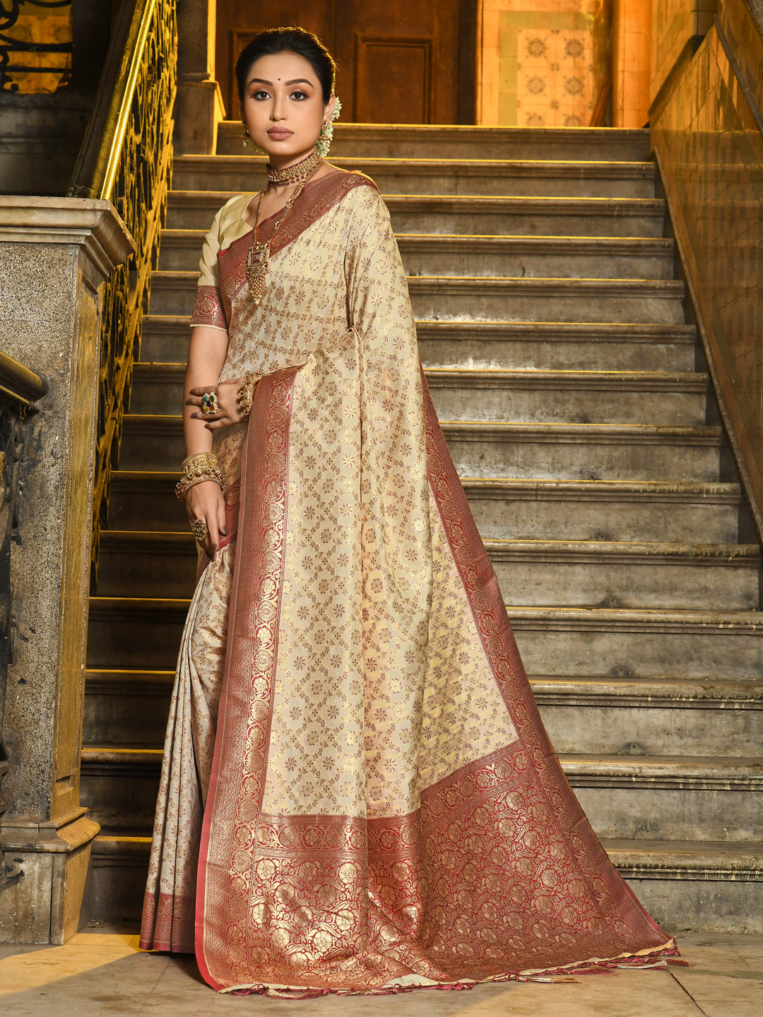 Anaita Off White Banarasi Saree With Blouse Piece