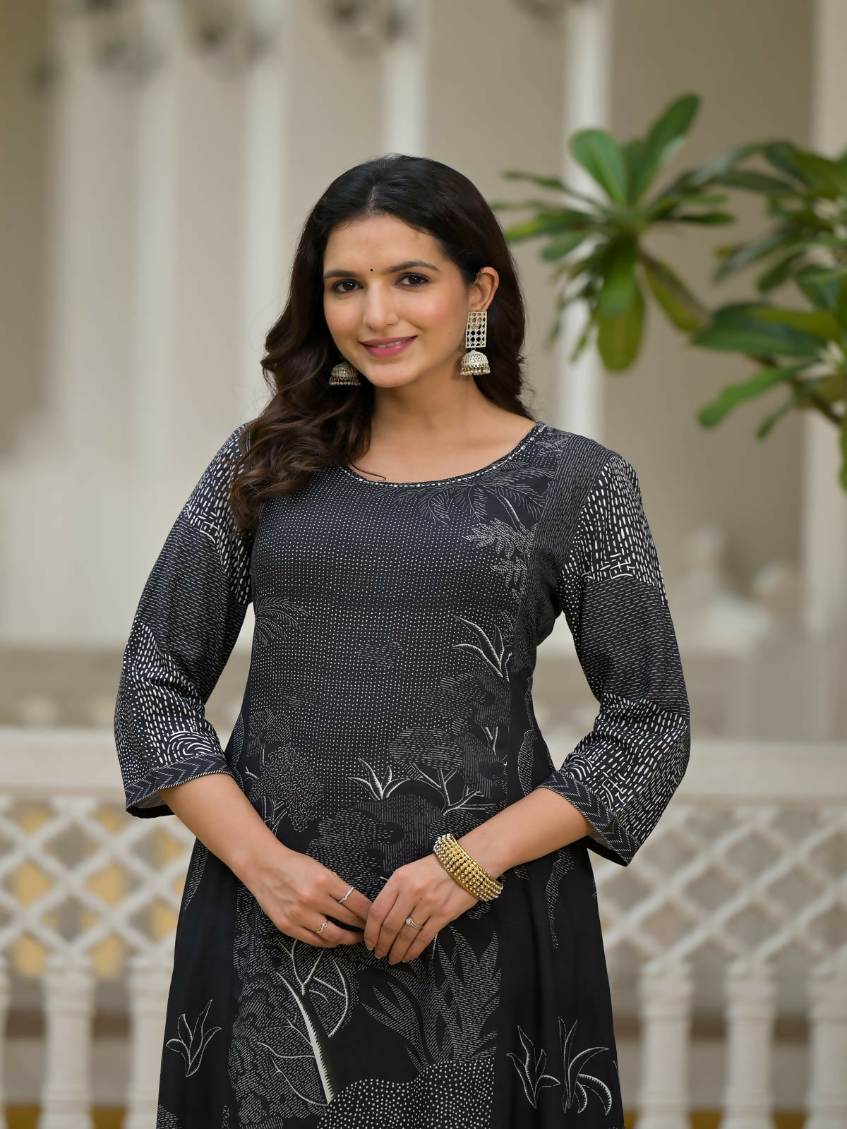 Juniper Women's Black Abstract Printed Kurta With Sequins 