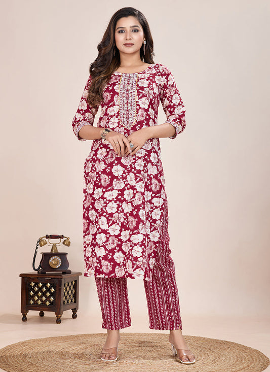 Prazu Fashion Maroon Printed Cotton Blend Kurta Pant Set