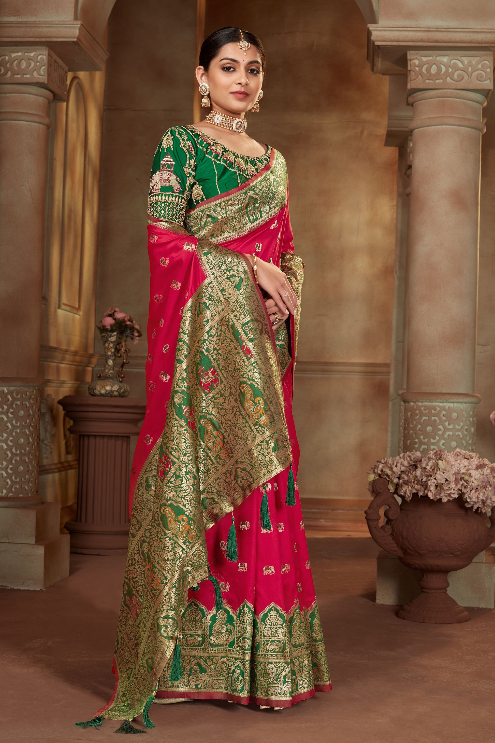 MANOHARI Banarasi Silk Blend Jacquard Work Saree - Pink