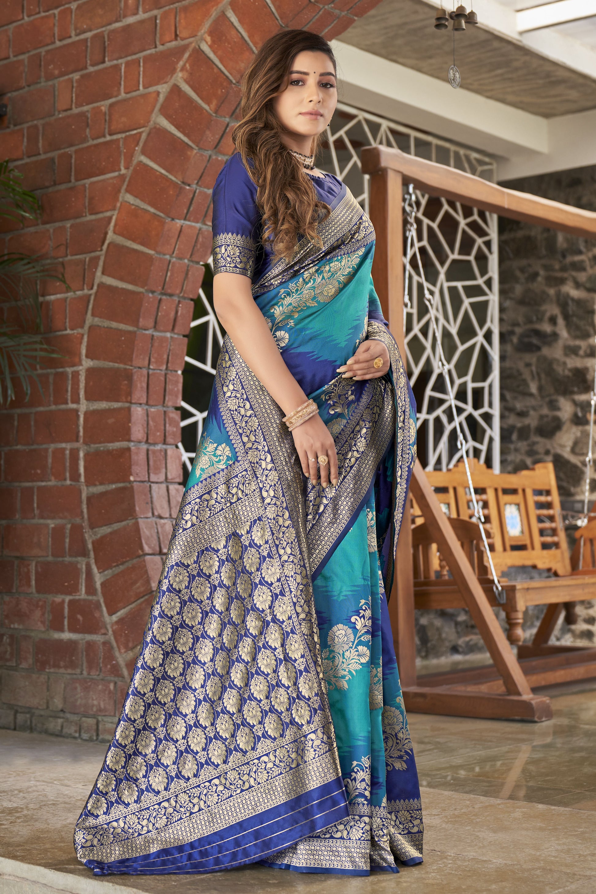 MANOHARI Banarasi Silk Blend Jacquard Work Saree - Blue