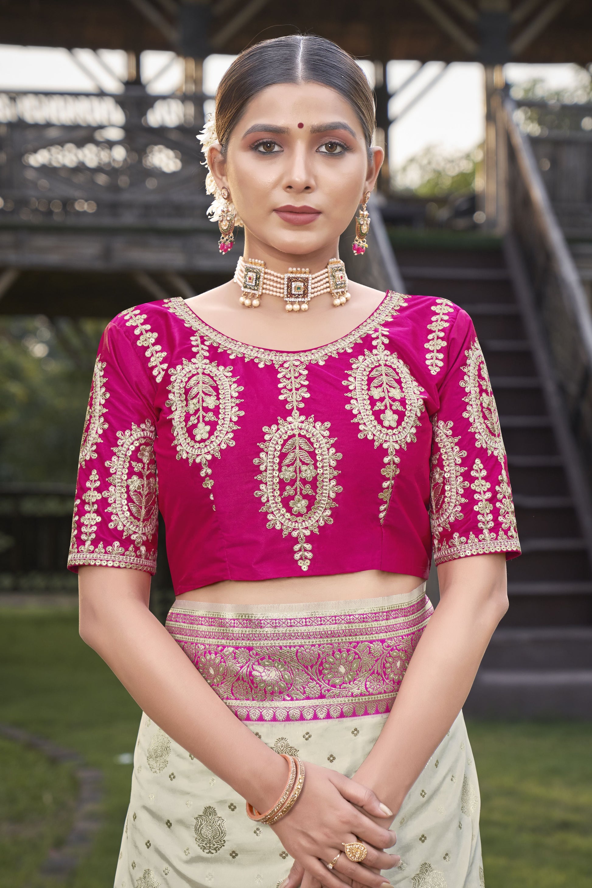 MANOHARI Banarasi Silk Blend Jacquard Work Saree - Pink