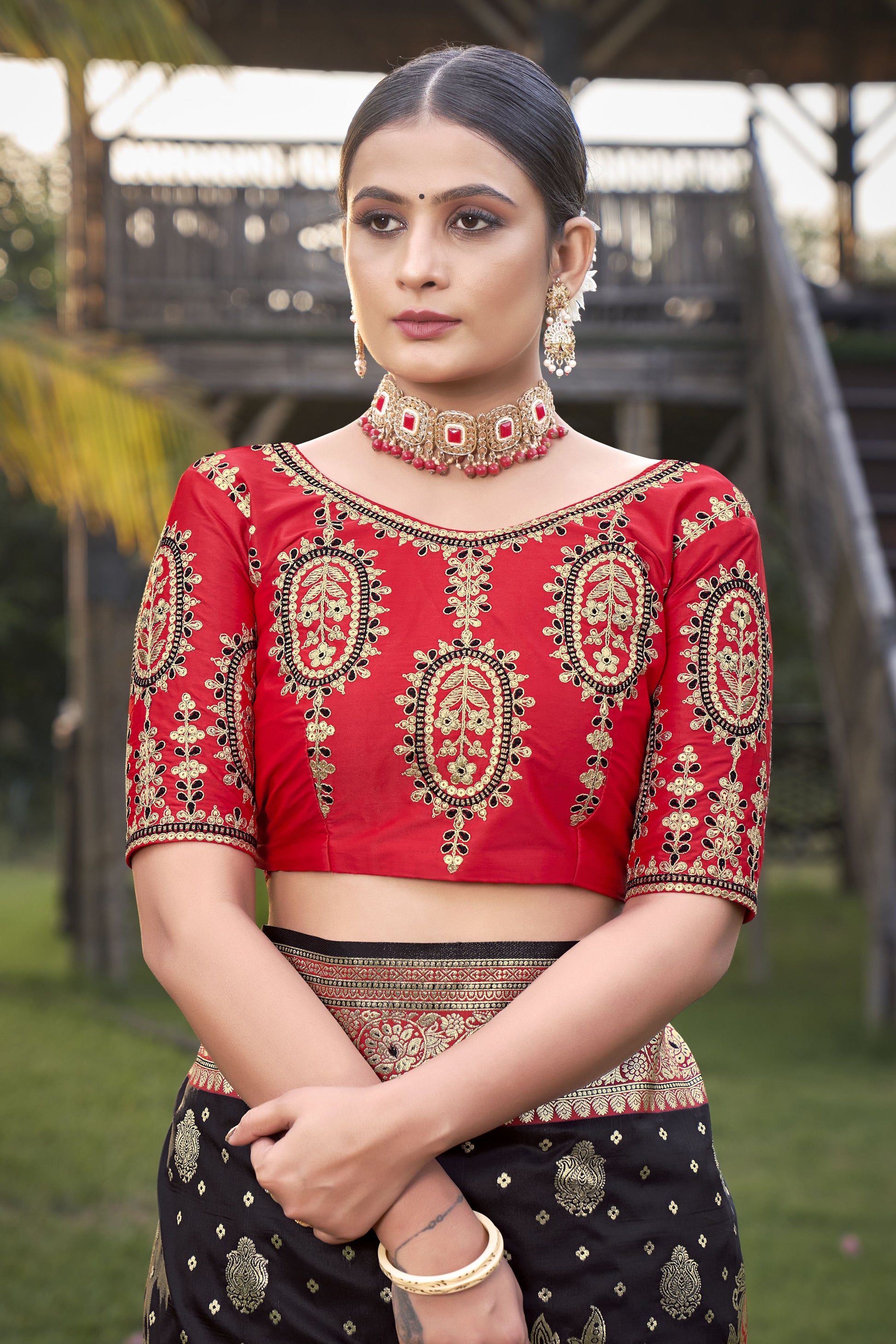 MANOHARI Banarasi Silk Blend Jacquard Work Saree - Black