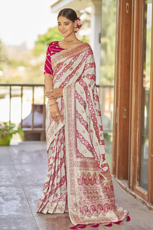 MANOHARI Banarasi Silk Blend Jacquard Work Saree - White