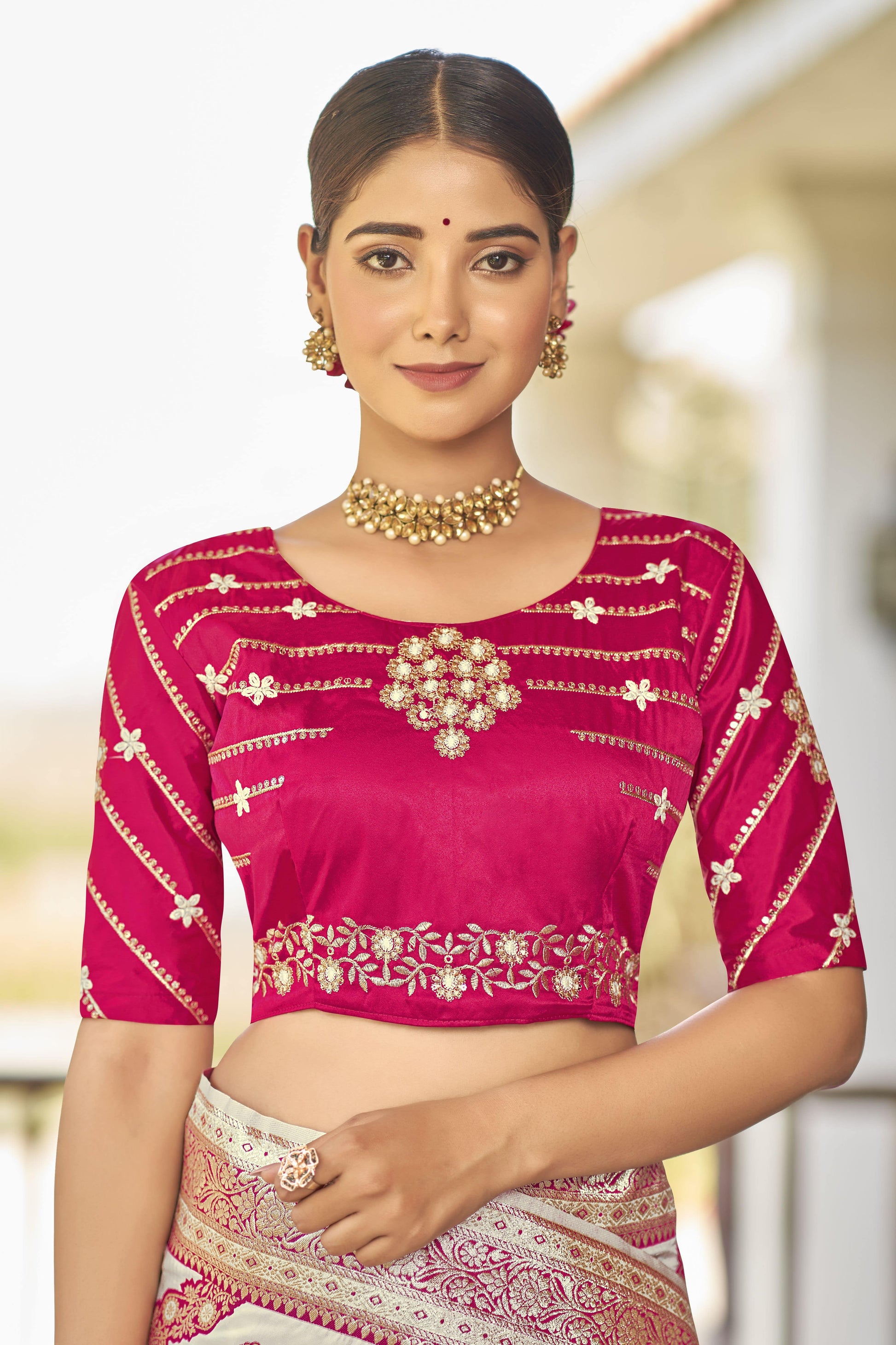 MANOHARI Banarasi Silk Blend Jacquard Work Saree - White