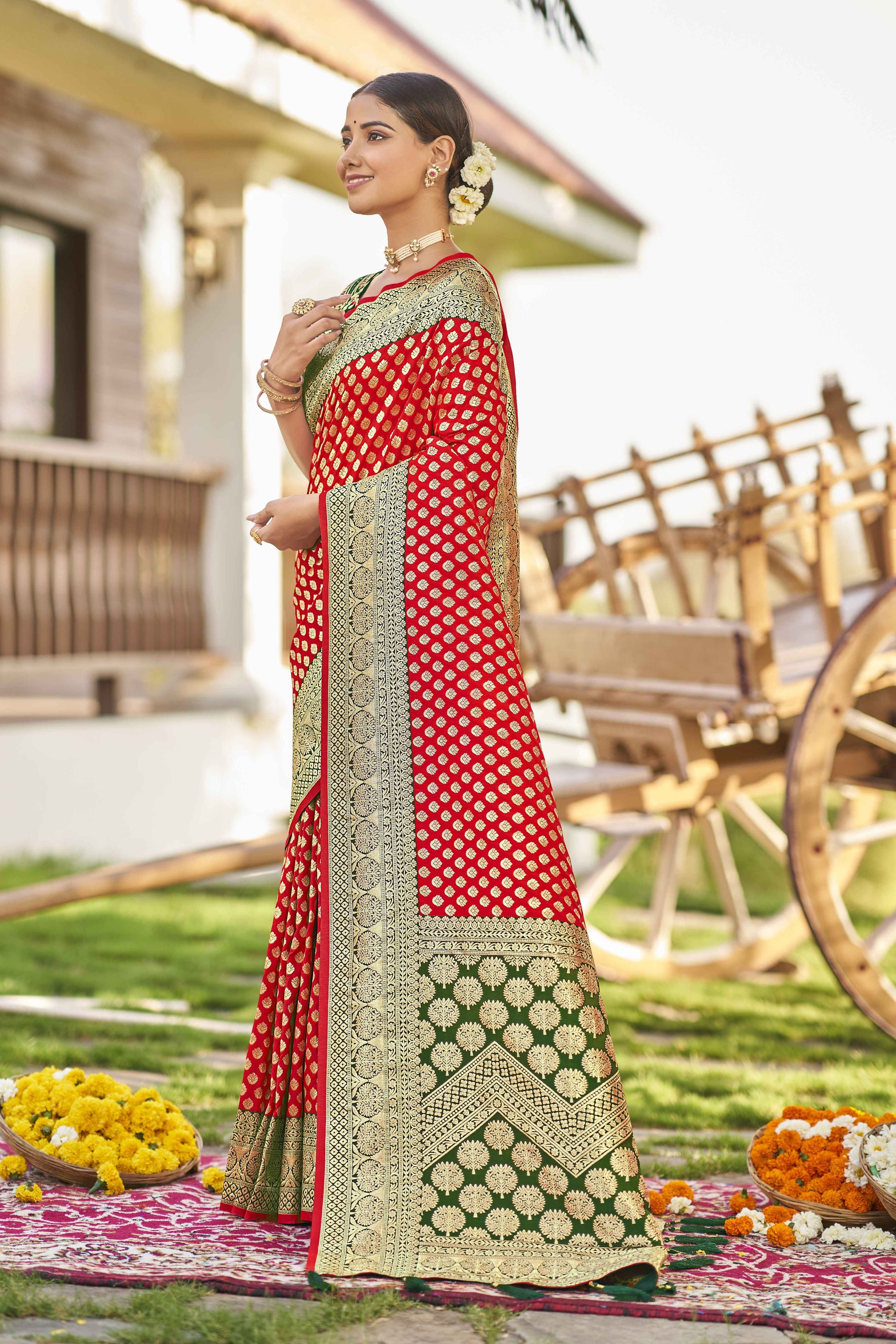 MANOHARI Banarasi Silk Blend Jacquard Work Saree - Red