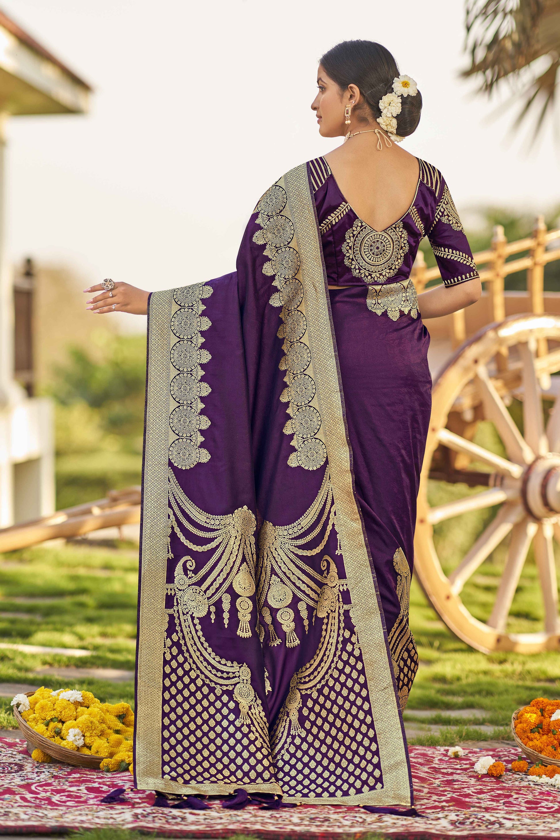MANOHARI Banarasi Silk Blend Jacquard Work Saree - Purple