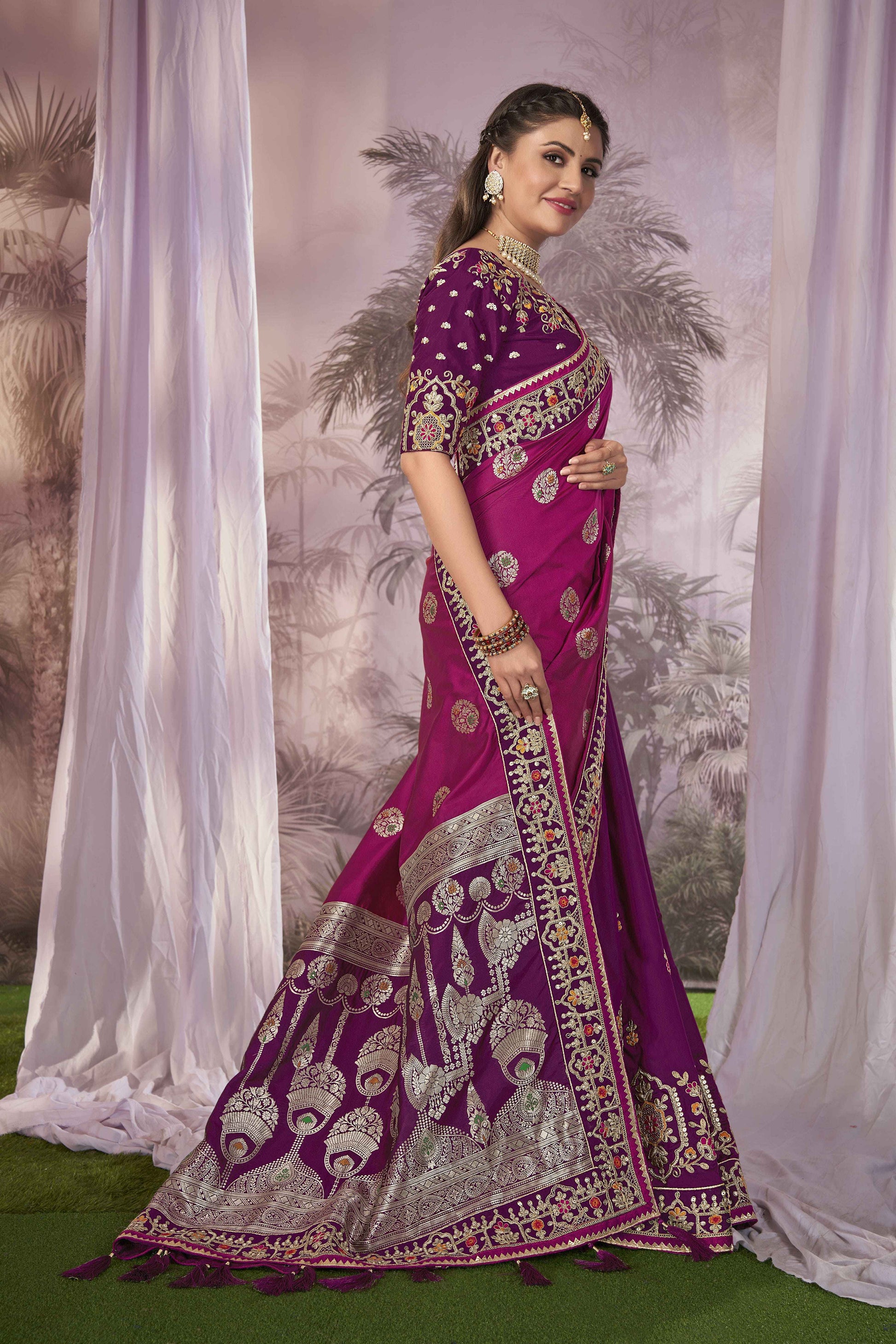 MANOHARI Banarasi Silk Blend Jacquard Work Saree - Pink