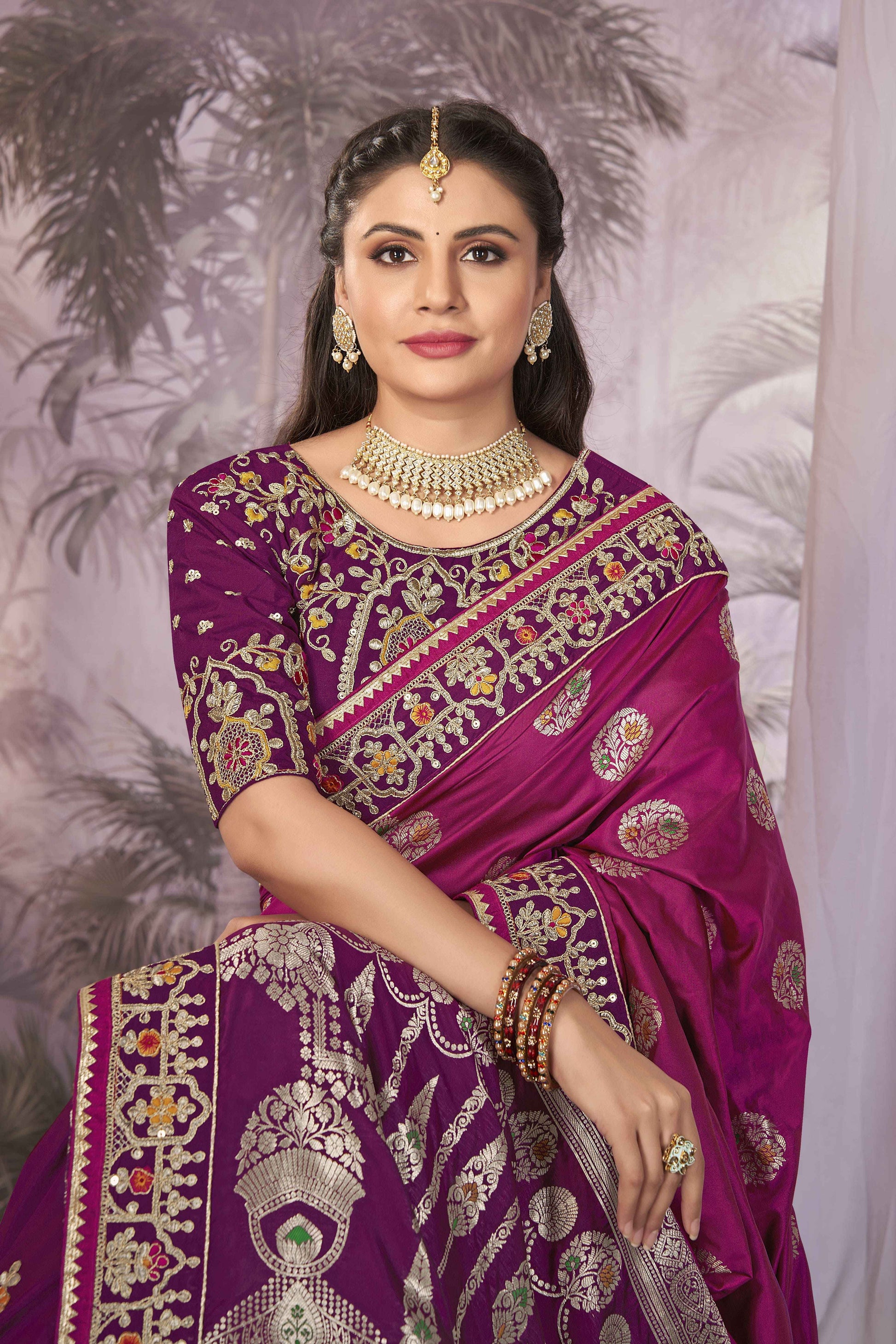 MANOHARI Banarasi Silk Blend Jacquard Work Saree - Pink