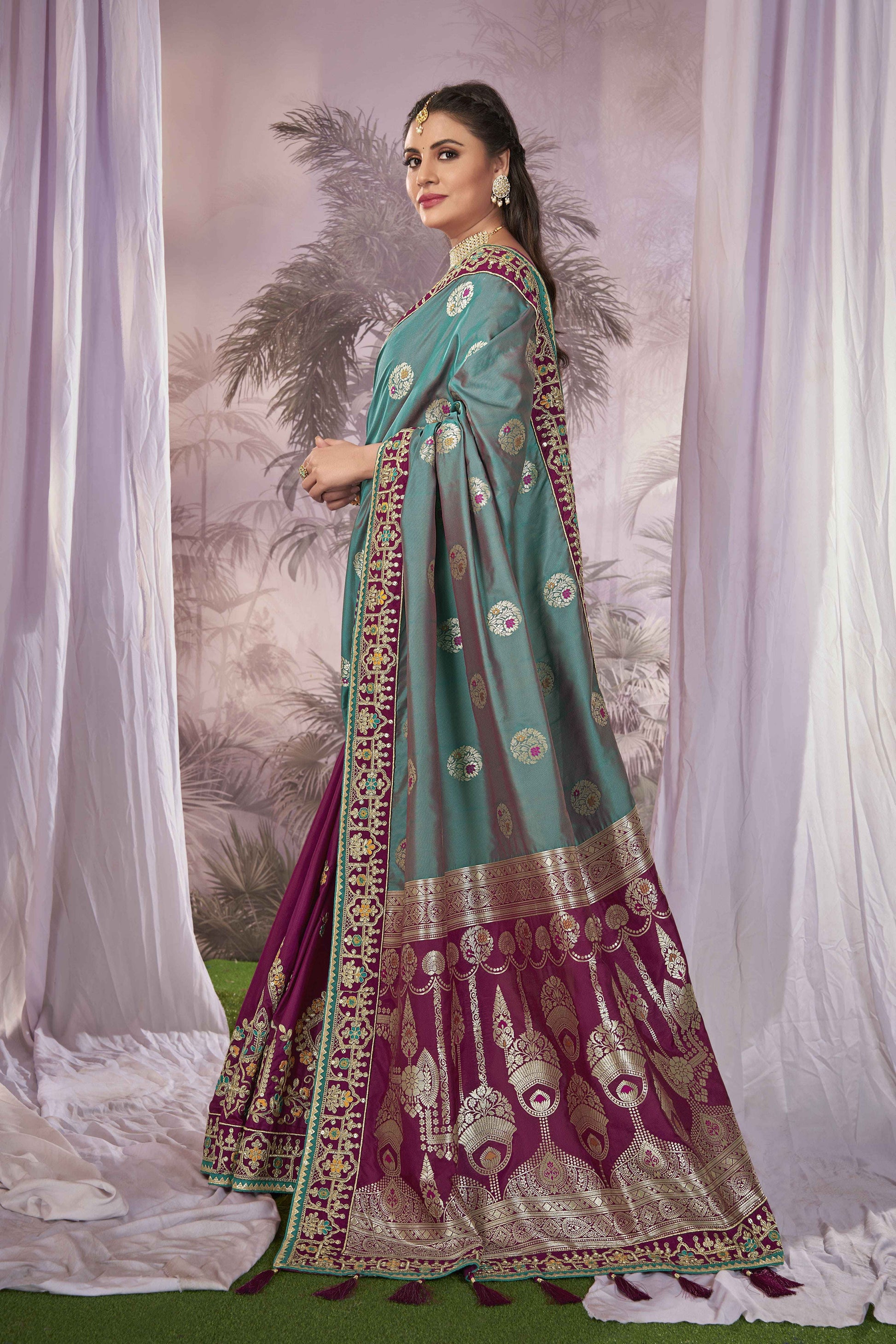 MANOHARI Banarasi Silk Blend Jacquard Work Saree - Blue