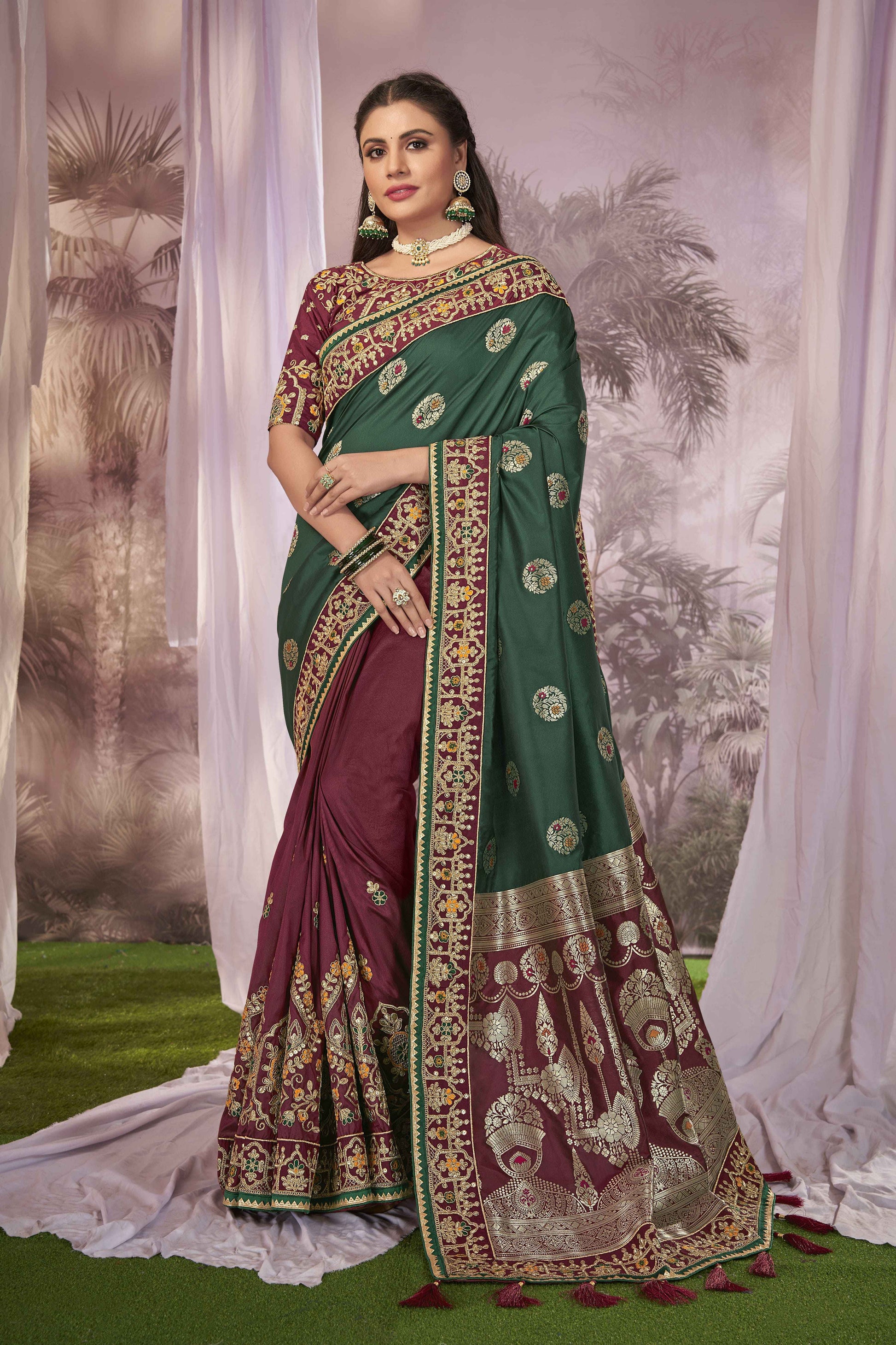 MANOHARI Banarasi Silk Blend Jacquard Work Saree - Green
