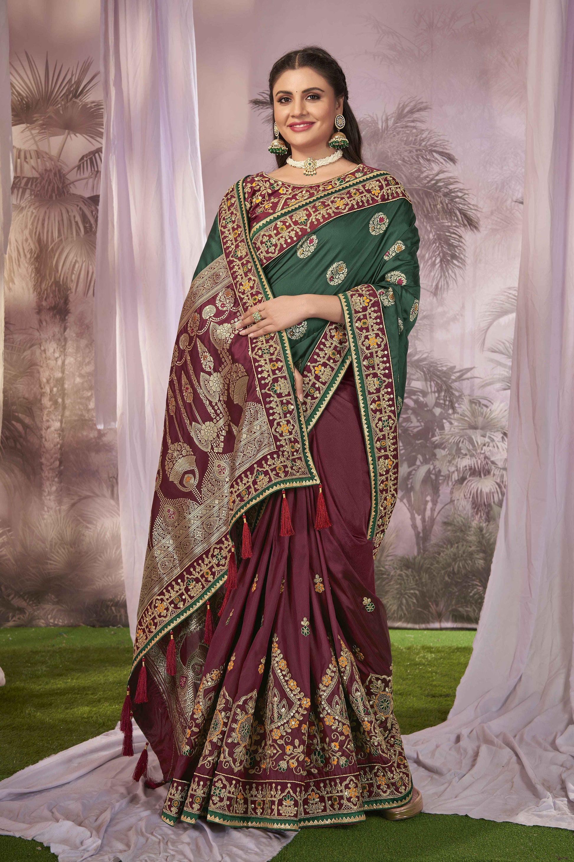 MANOHARI Banarasi Silk Blend Jacquard Work Saree - Green
