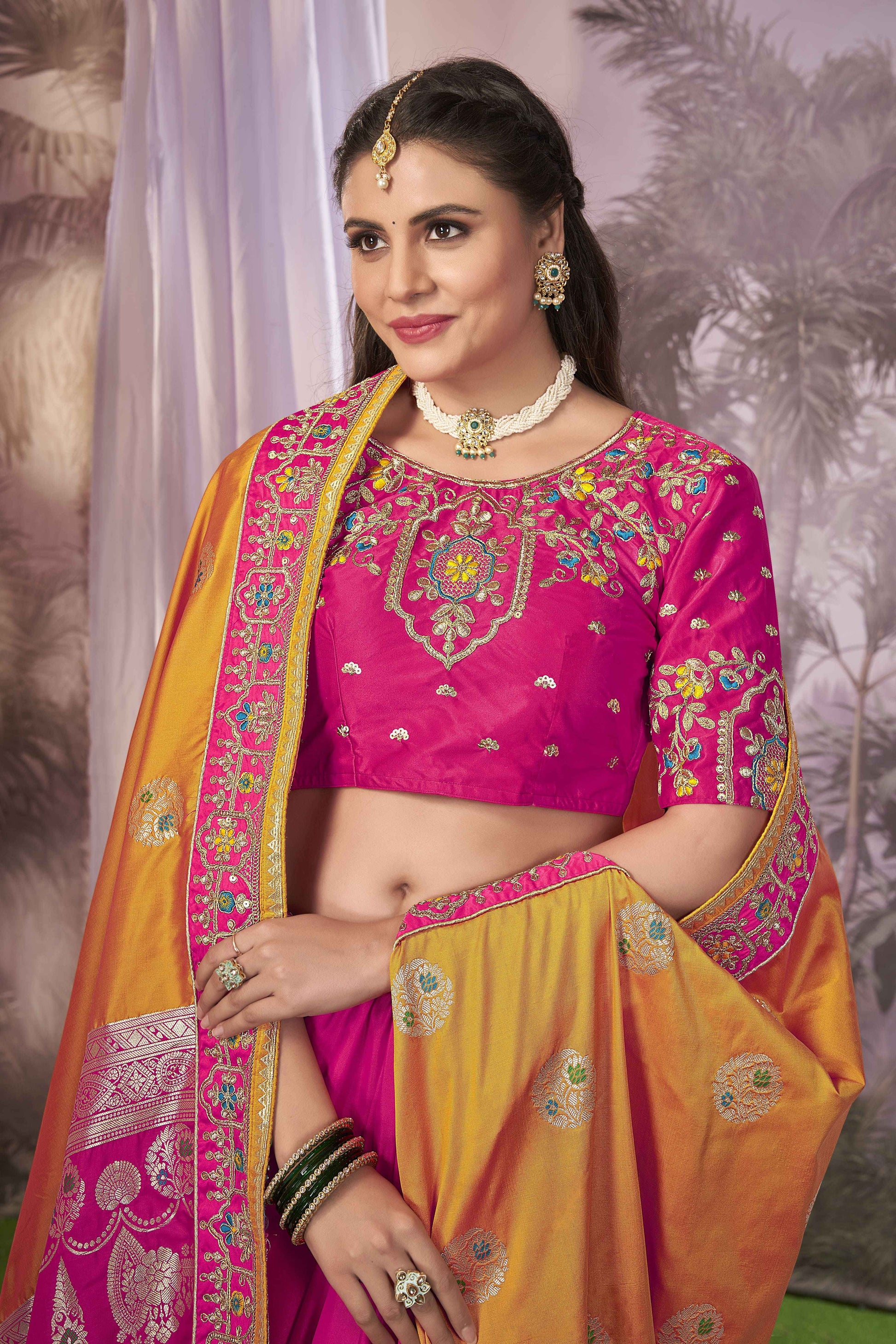 MANOHARI Banarasi Silk Blend Jacquard Work Saree - Pink