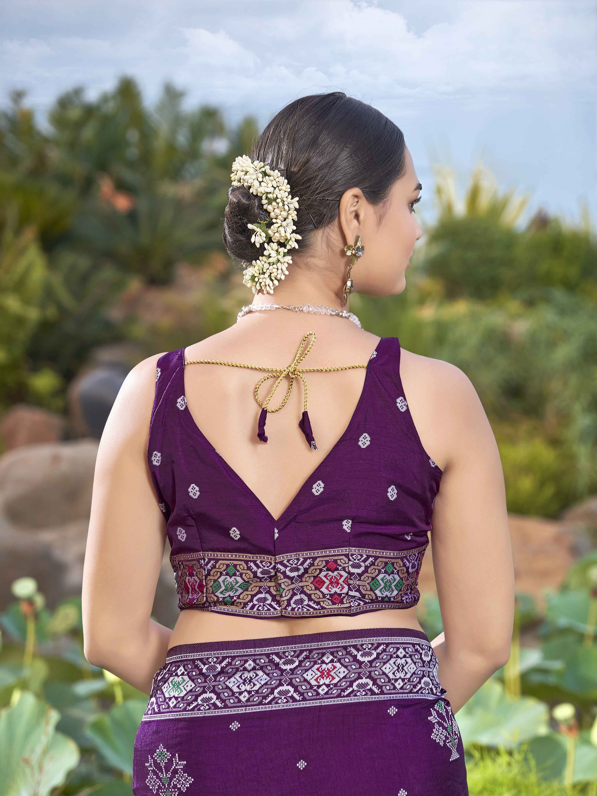 MANOHARI Banarasi Silk Blend Jacquard Work Saree - Purple