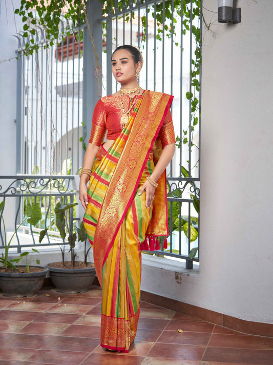 MANOHARI Banarasi Silk Blend Jacquard Work Saree - Pink
