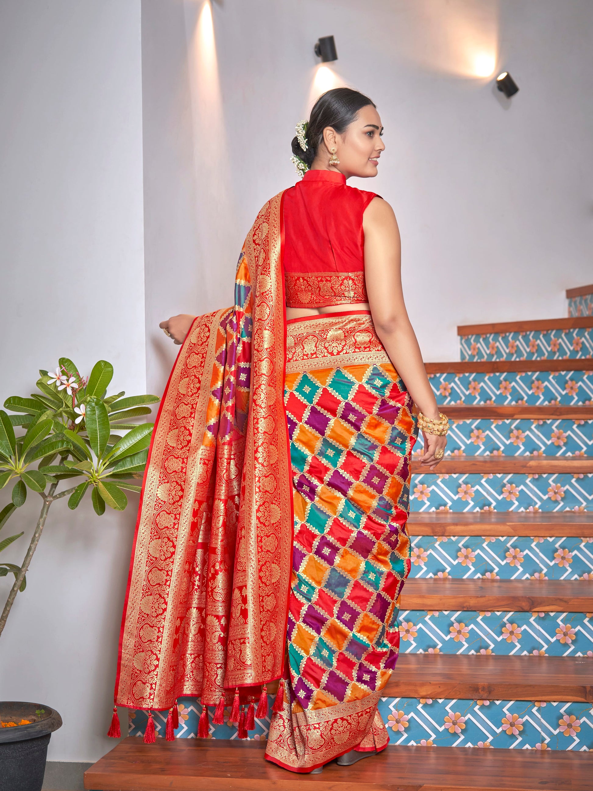 MANOHARI Banarasi Silk Blend Jacquard Work Saree - Yellow