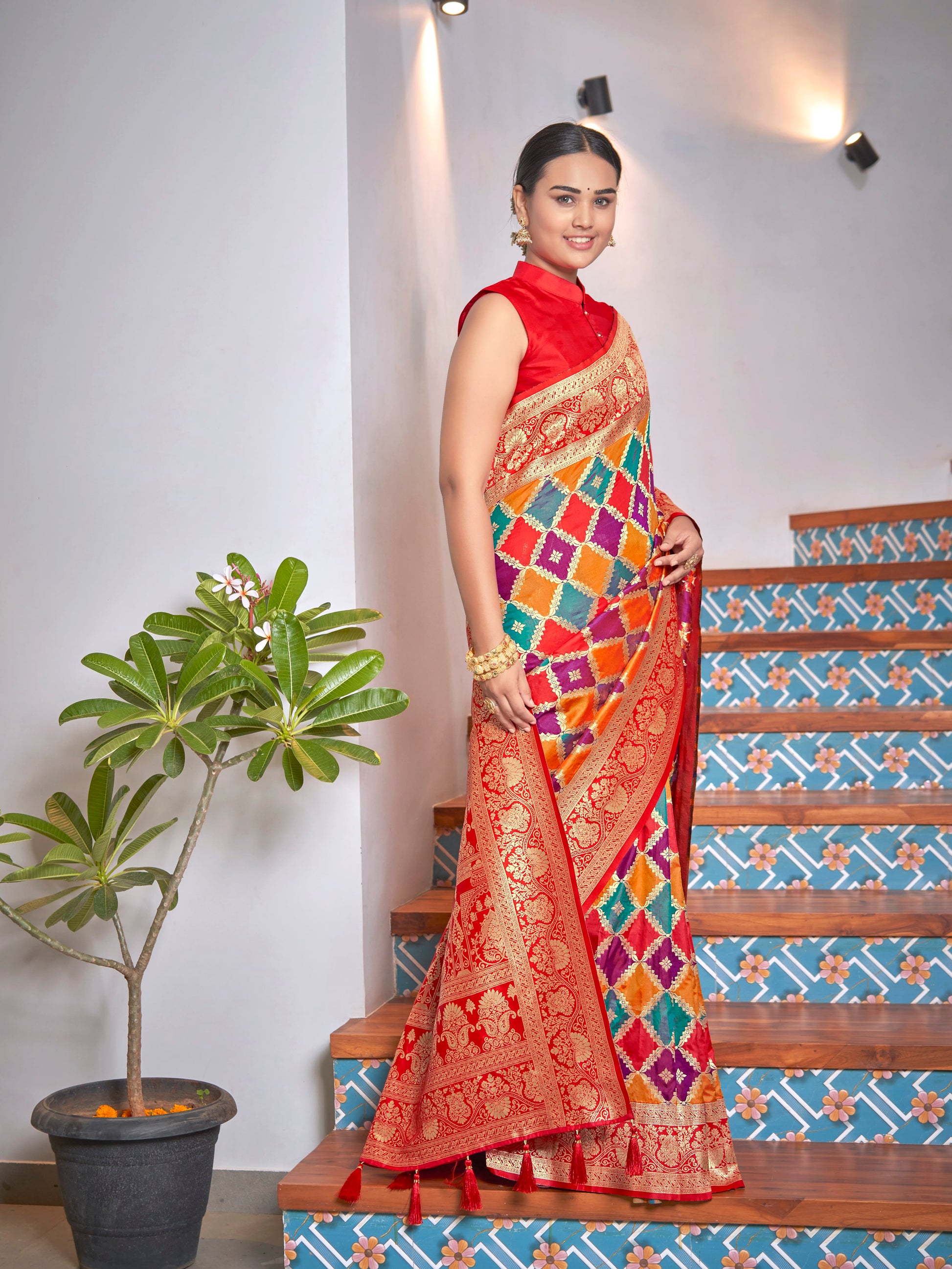 MANOHARI Banarasi Silk Blend Jacquard Work Saree - Yellow