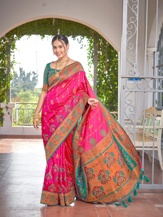 MANOHARI Banarasi Silk Blend Jacquard Work Saree - Pink