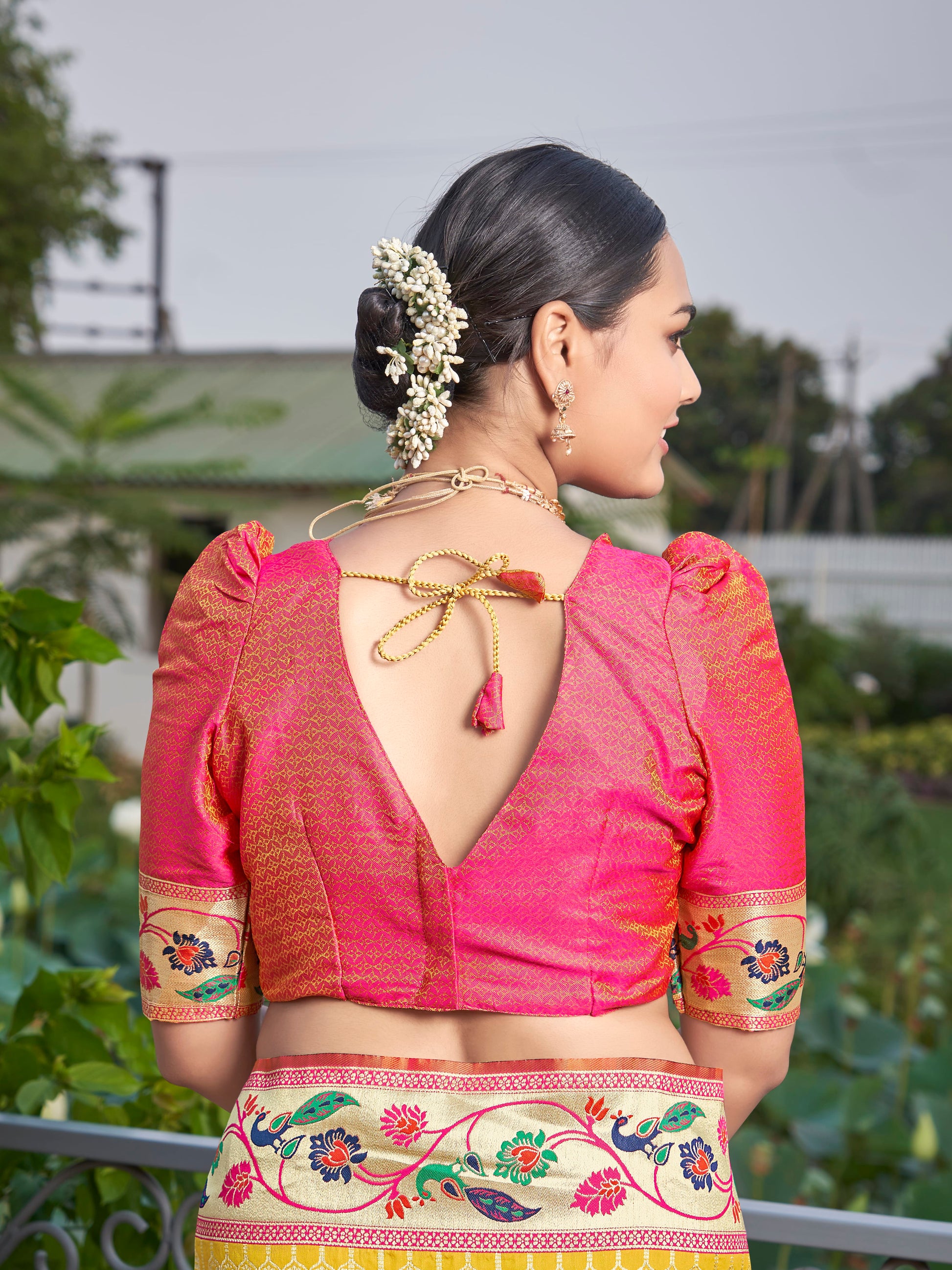 MANOHARI Banarasi Silk Blend Jacquard Work Saree - Yellow