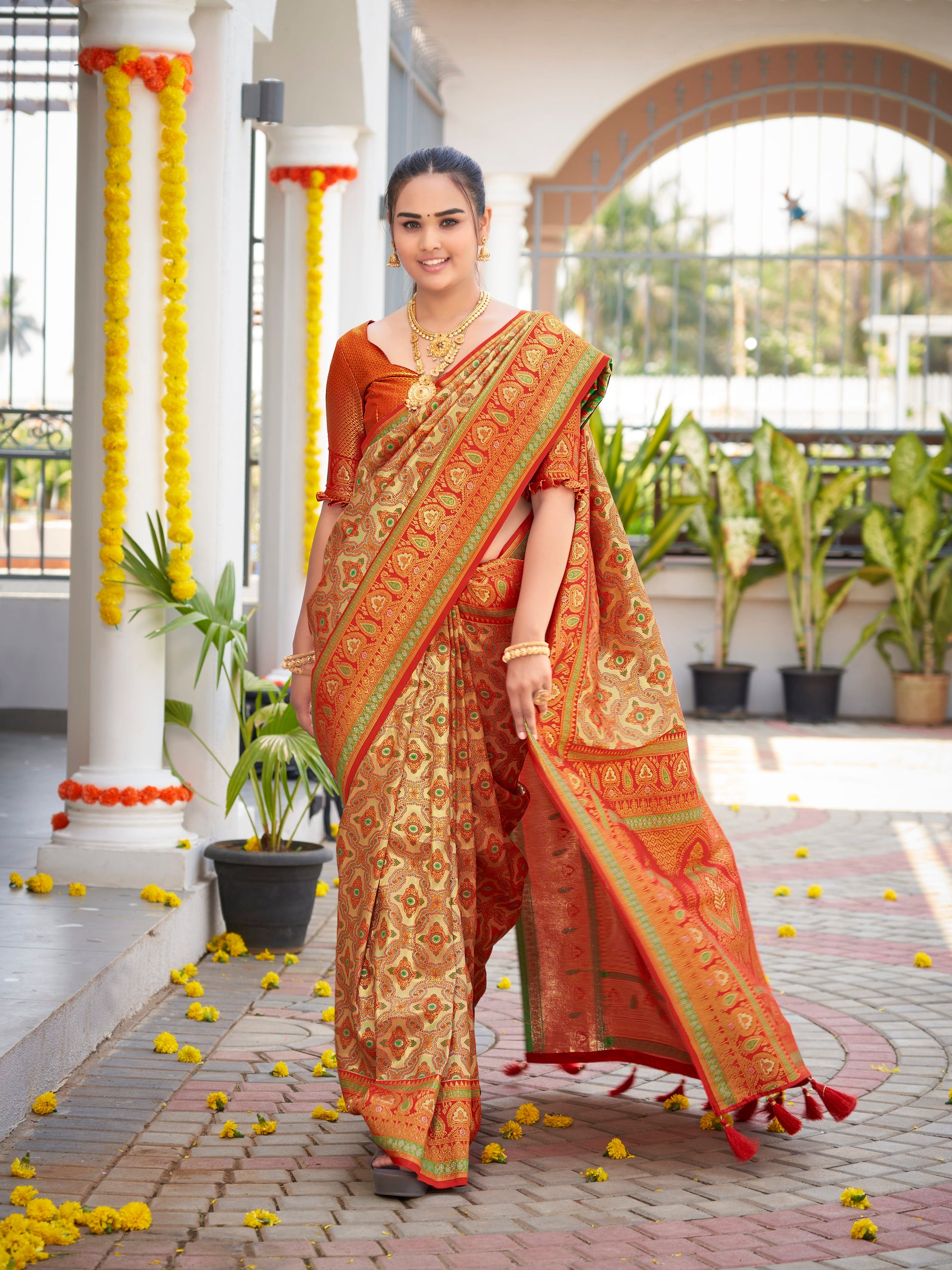 MANOHARI Banarasi Silk Blend Jacquard Work Saree - Orange