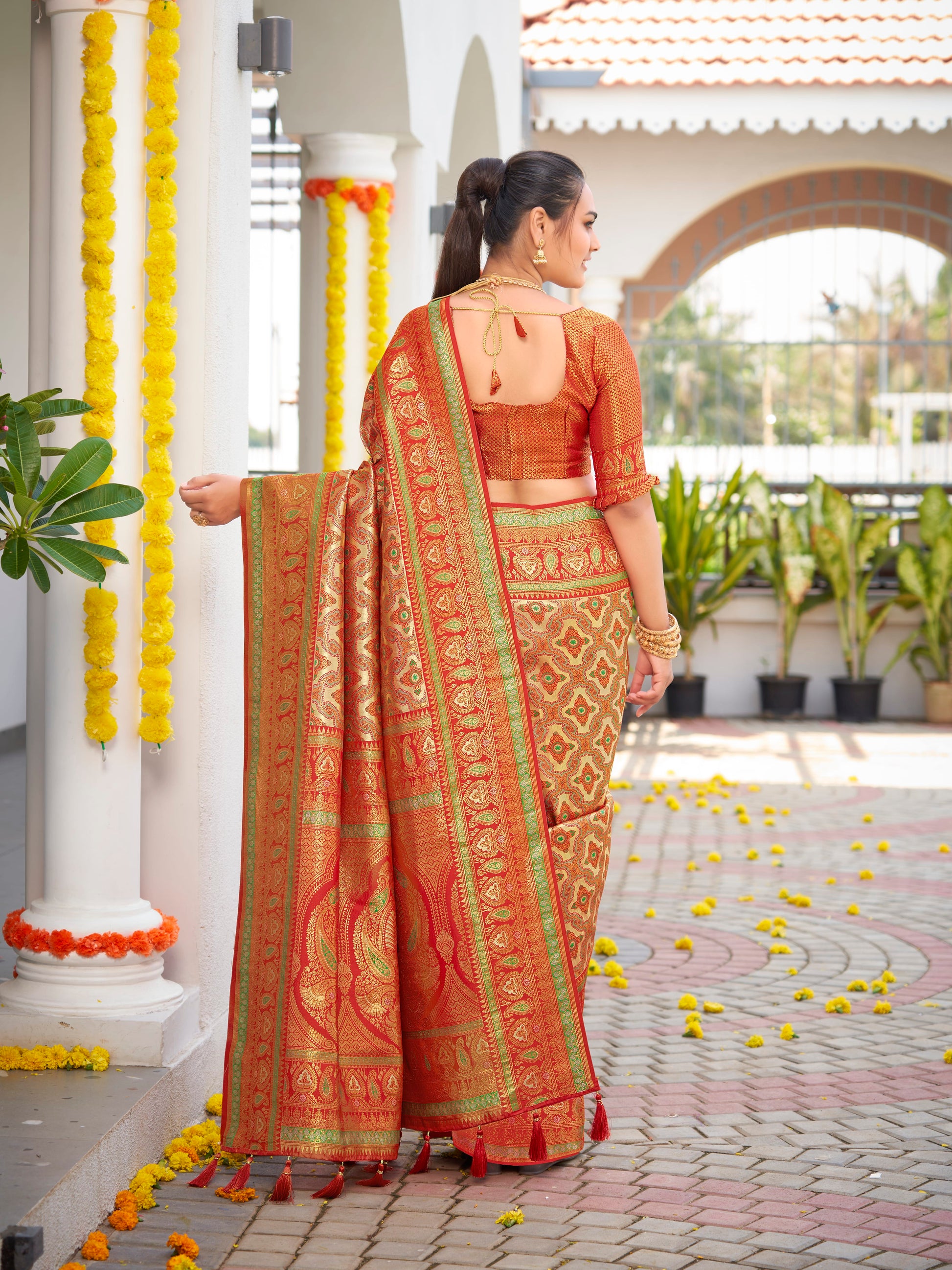 MANOHARI Banarasi Silk Blend Jacquard Work Saree - Orange
