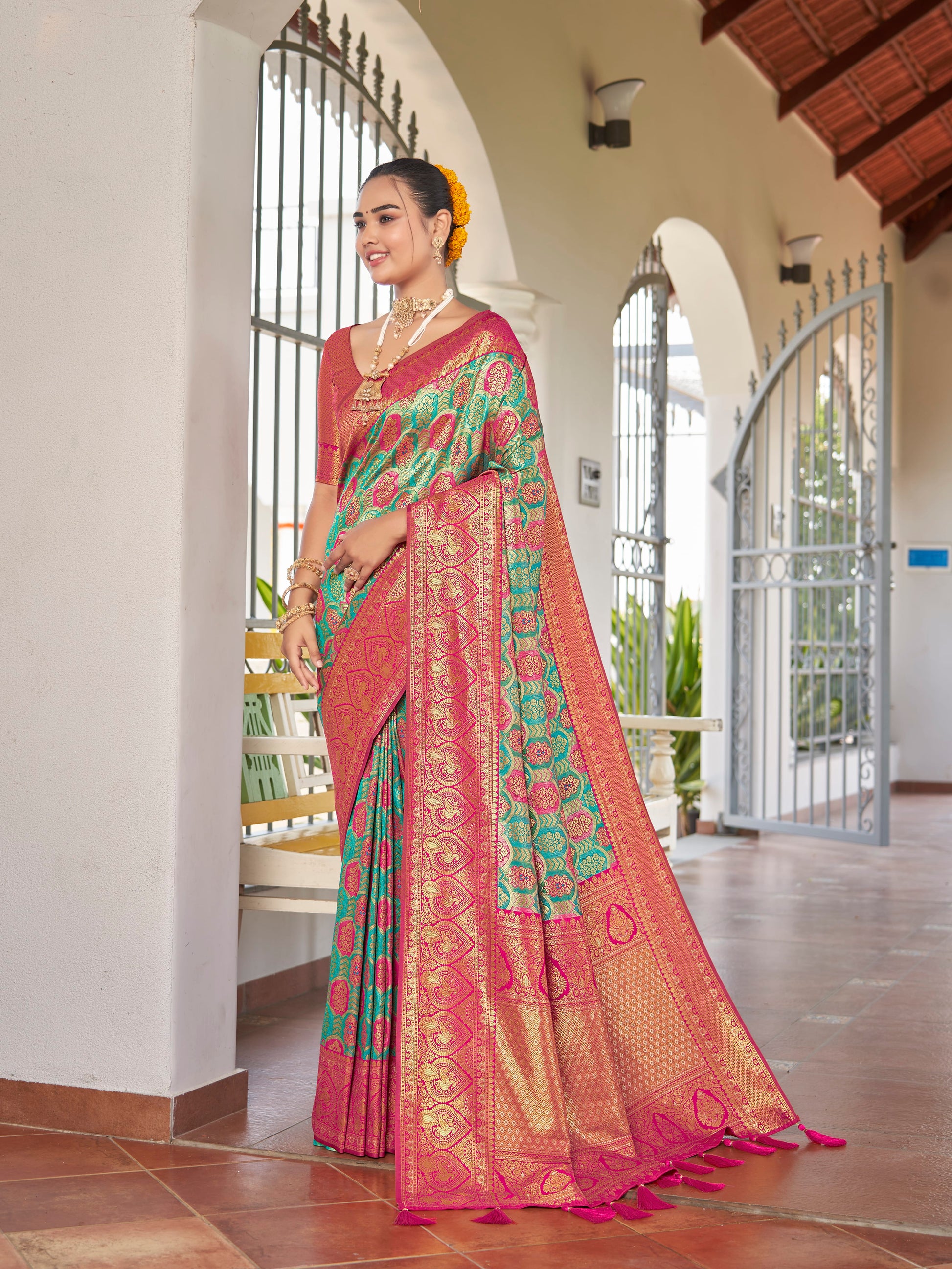 MANOHARI Banarasi Silk Blend Jacquard Work Saree - Blue