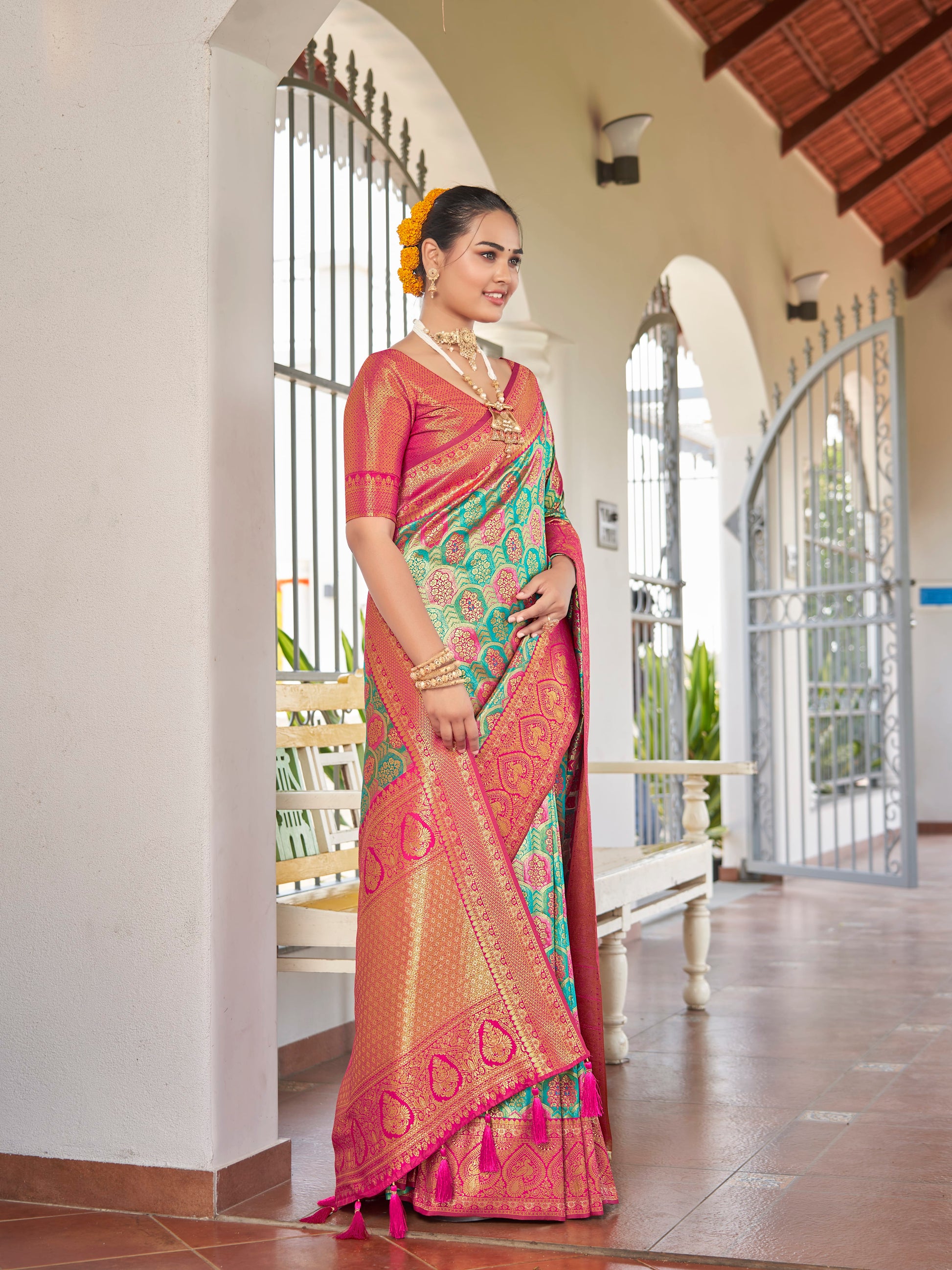 MANOHARI Banarasi Silk Blend Jacquard Work Saree - Blue