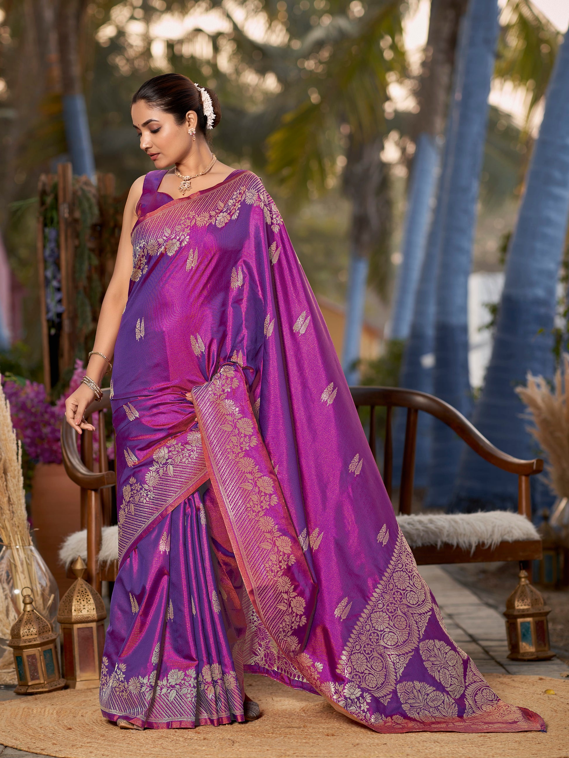 MANOHARI Banarasi Silk Blend Jacquard Work Saree - Purple