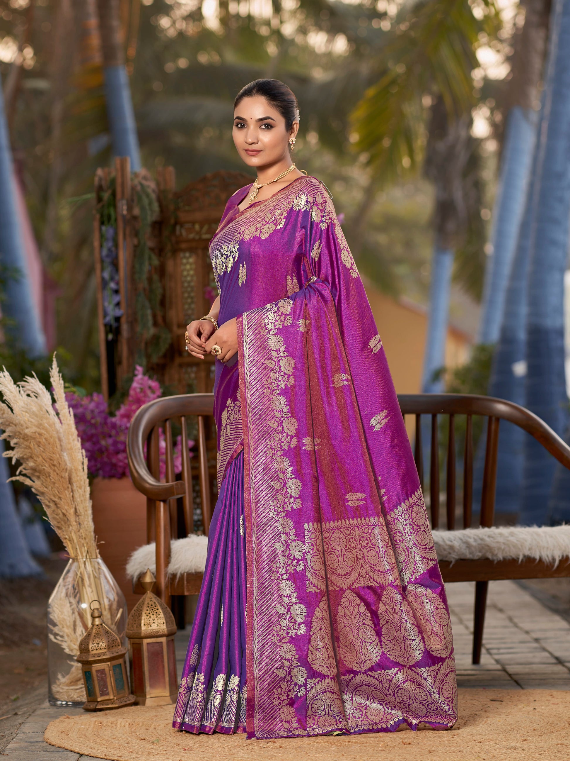 MANOHARI Banarasi Silk Blend Jacquard Work Saree - Purple