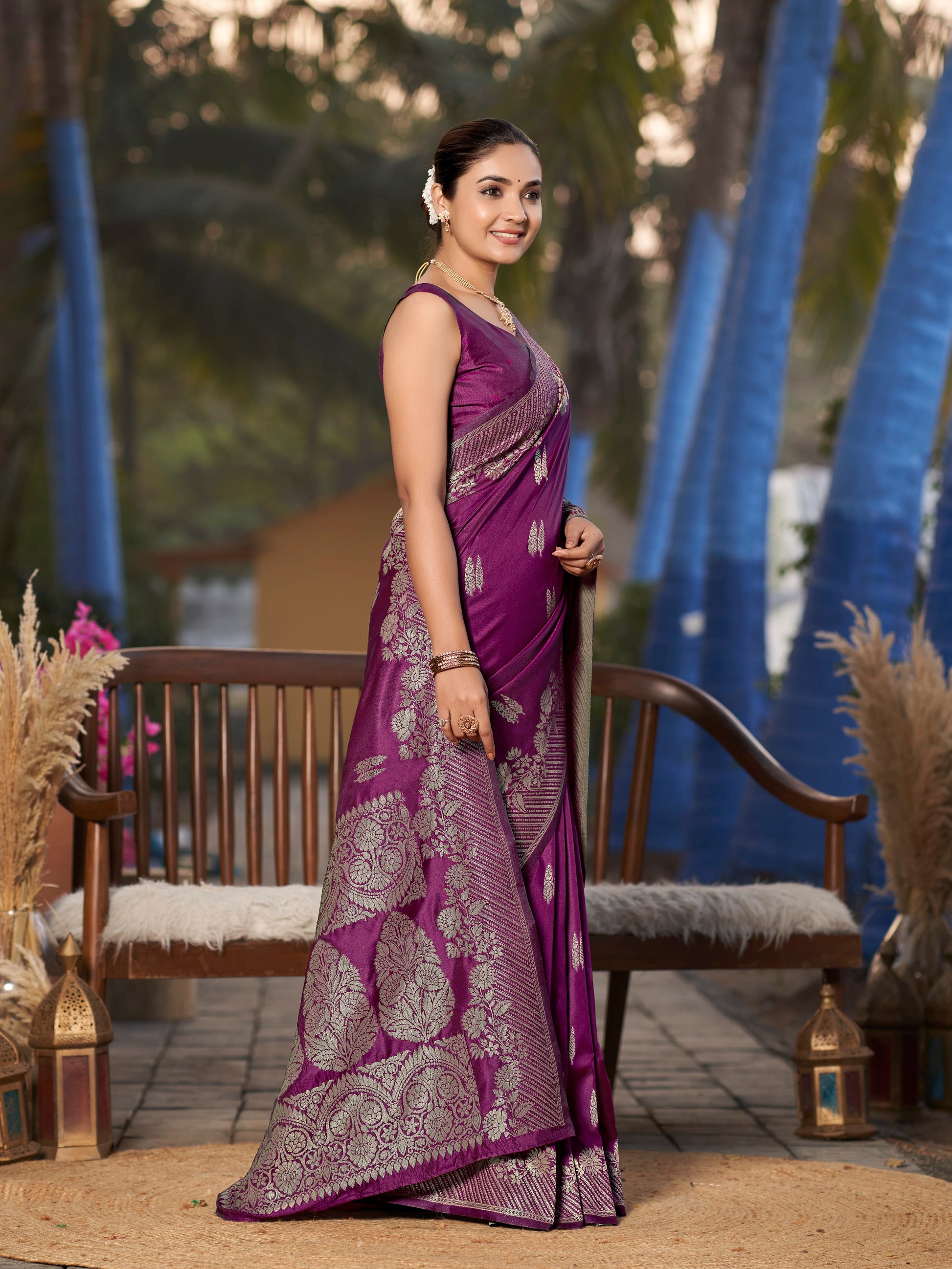 MANOHARI Banarasi Silk Blend Jacquard Work Saree - Purple