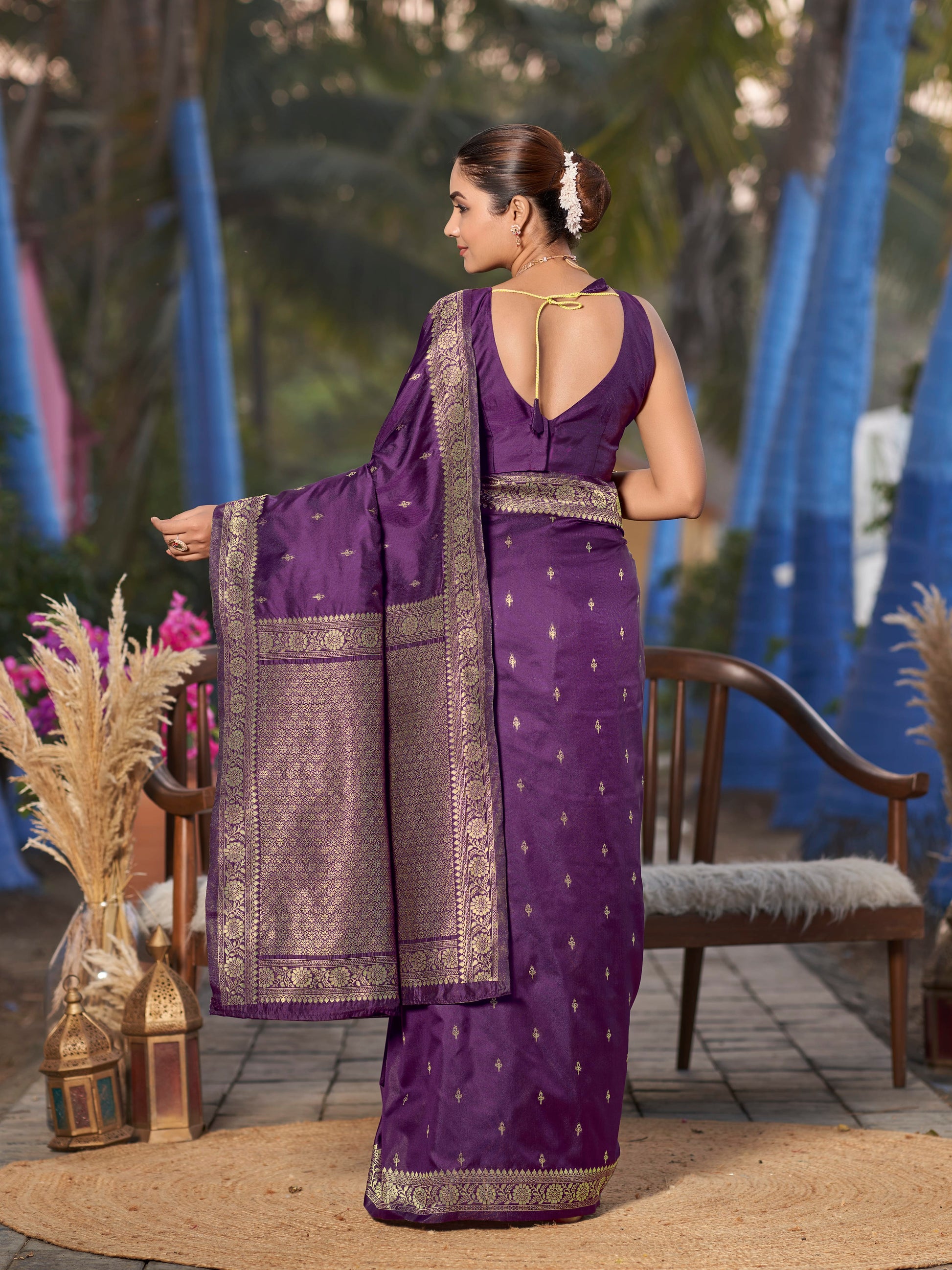 MANOHARI Banarasi Silk Blend Jacquard Work Saree - Purple