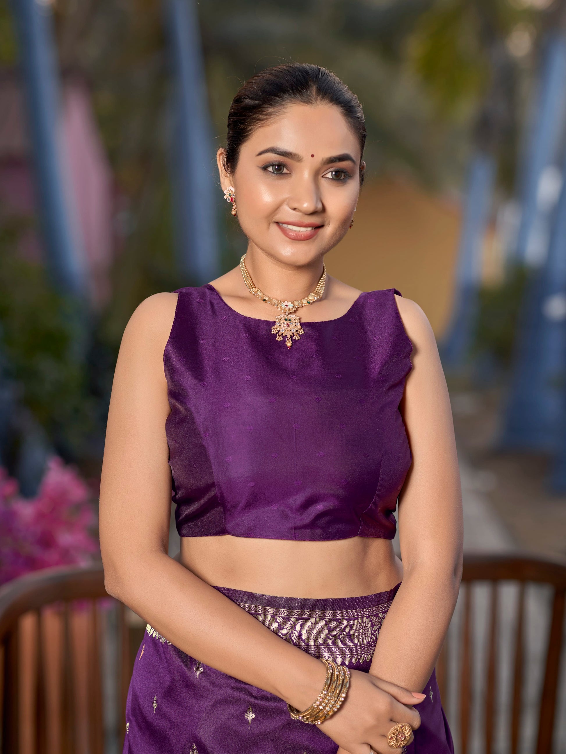 MANOHARI Banarasi Silk Blend Jacquard Work Saree - Purple