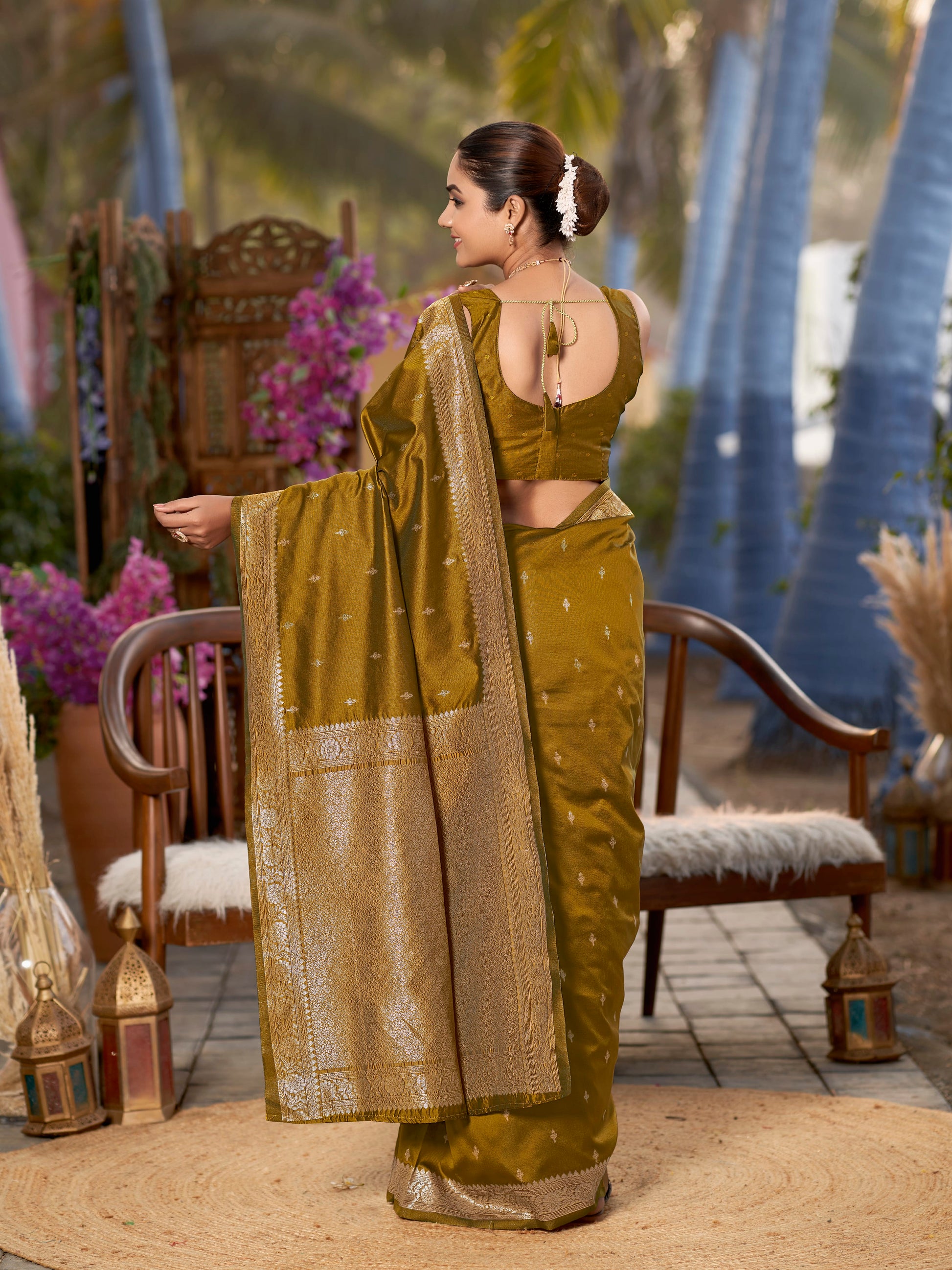 MANOHARI Banarasi Silk Blend Jacquard Work Saree - Yellow