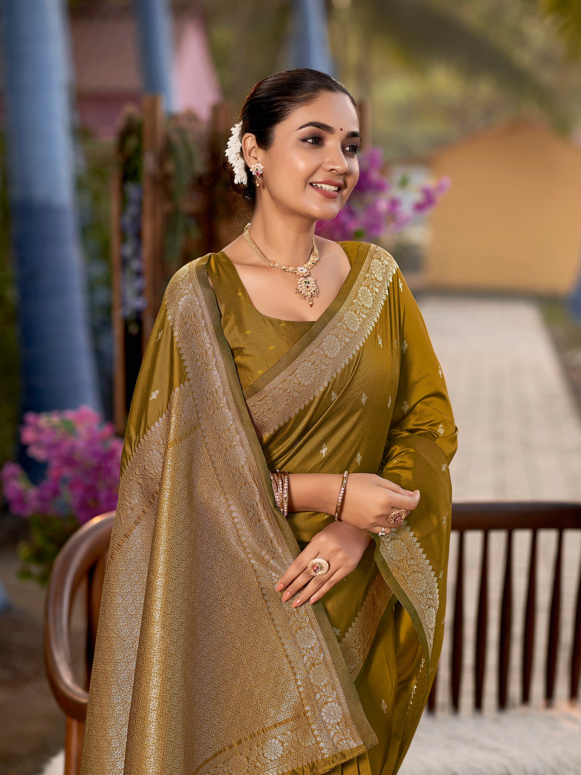 MANOHARI Banarasi Silk Blend Jacquard Work Saree - Yellow