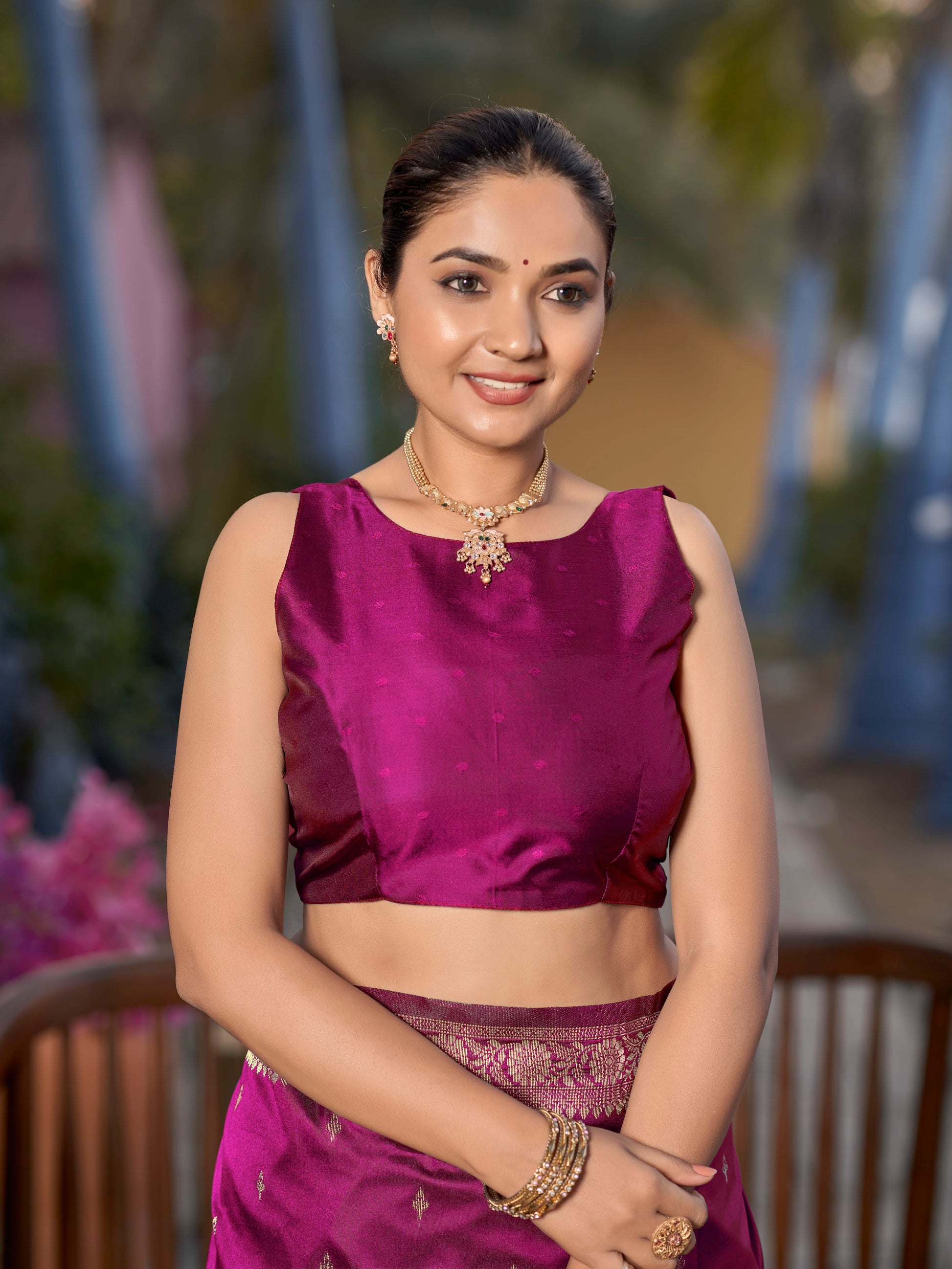 MANOHARI Banarasi Silk Blend Jacquard Work Saree - Purple