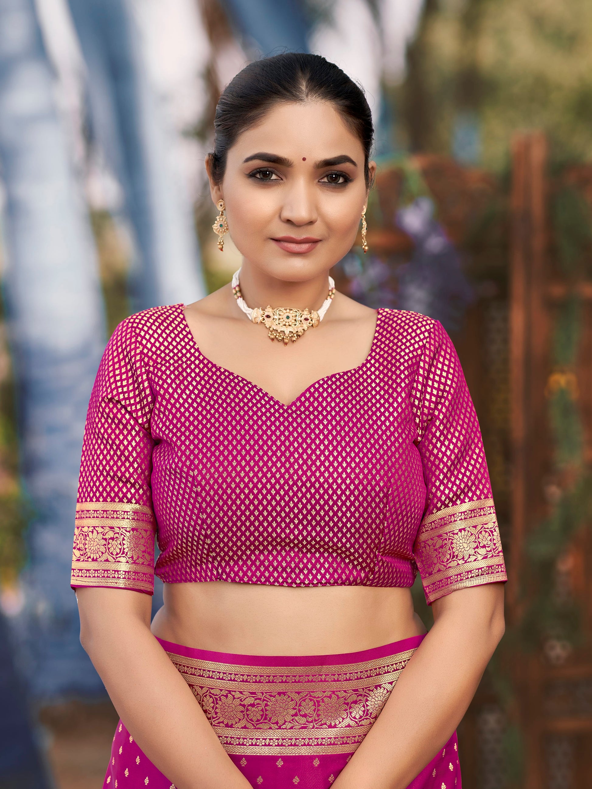 MANOHARI Banarasi Silk Blend Jacquard Work Saree - Pink