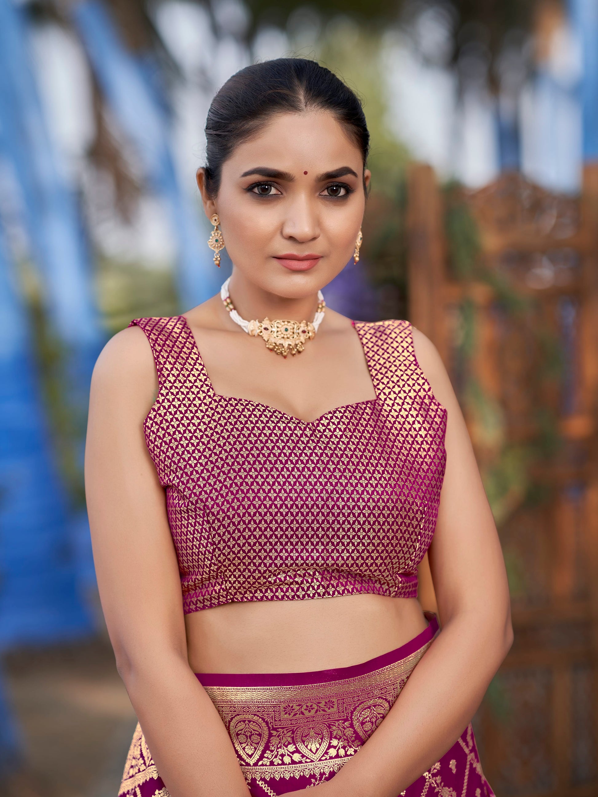 MANOHARI Banarasi Silk Blend Jacquard Work Saree - Pink
