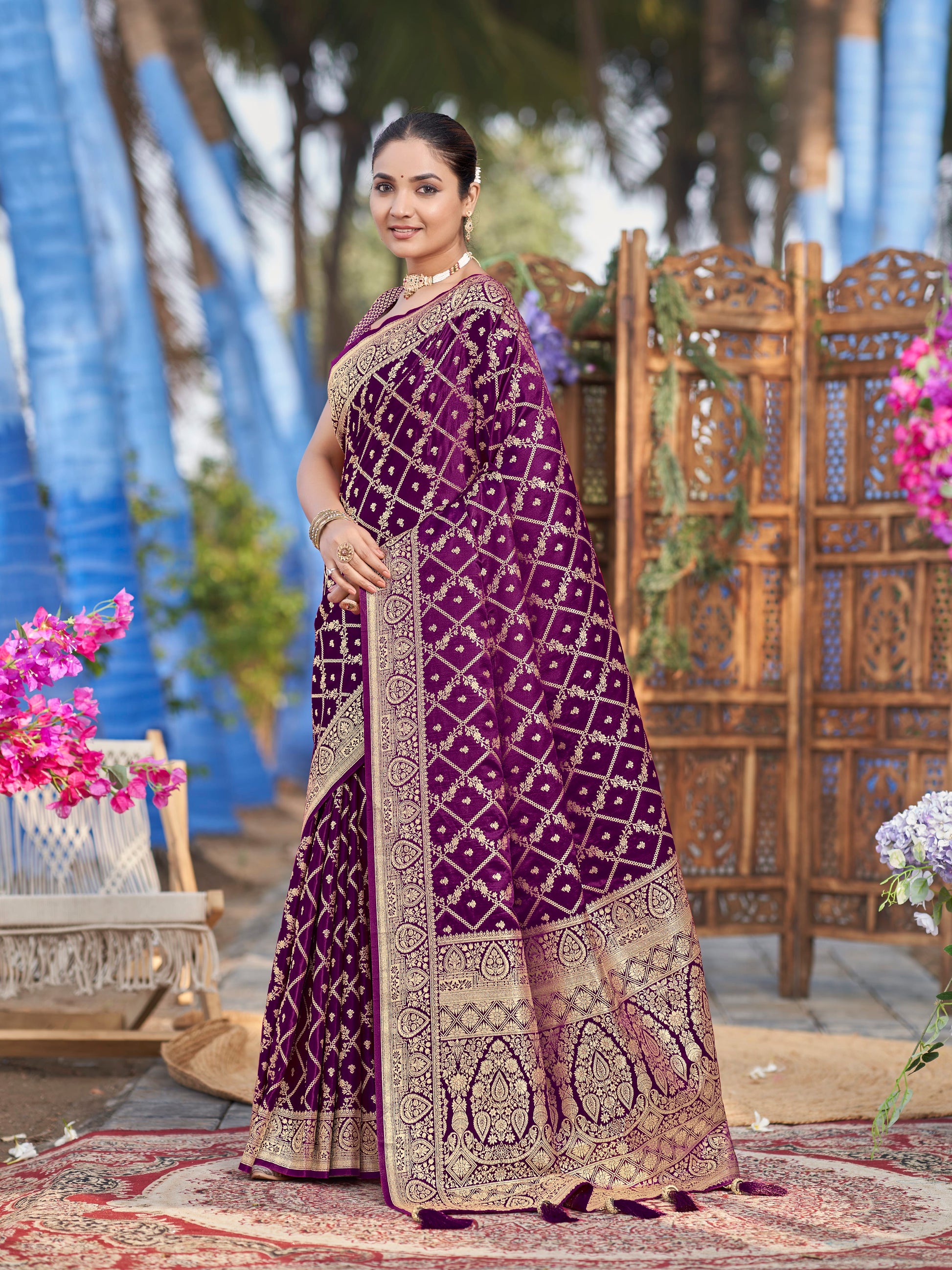 MANOHARI Banarasi Silk Blend Jacquard Work Saree - Purple