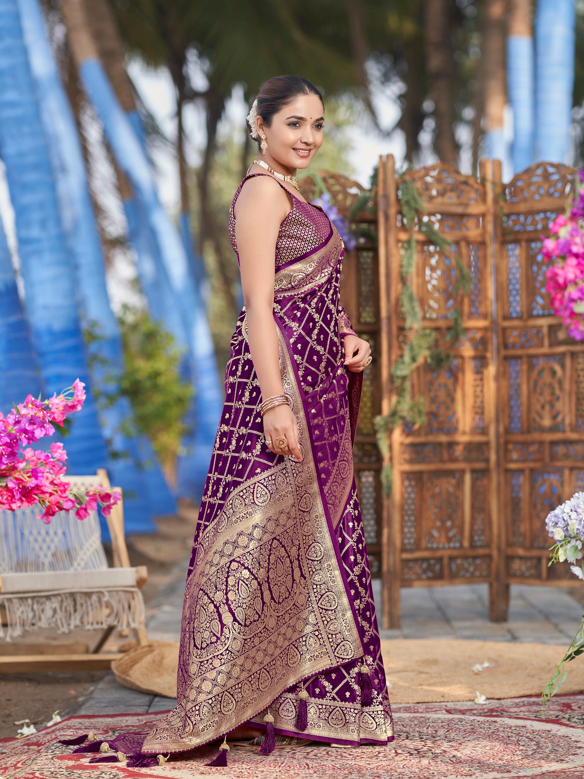 MANOHARI Banarasi Silk Blend Jacquard Work Saree - Purple
