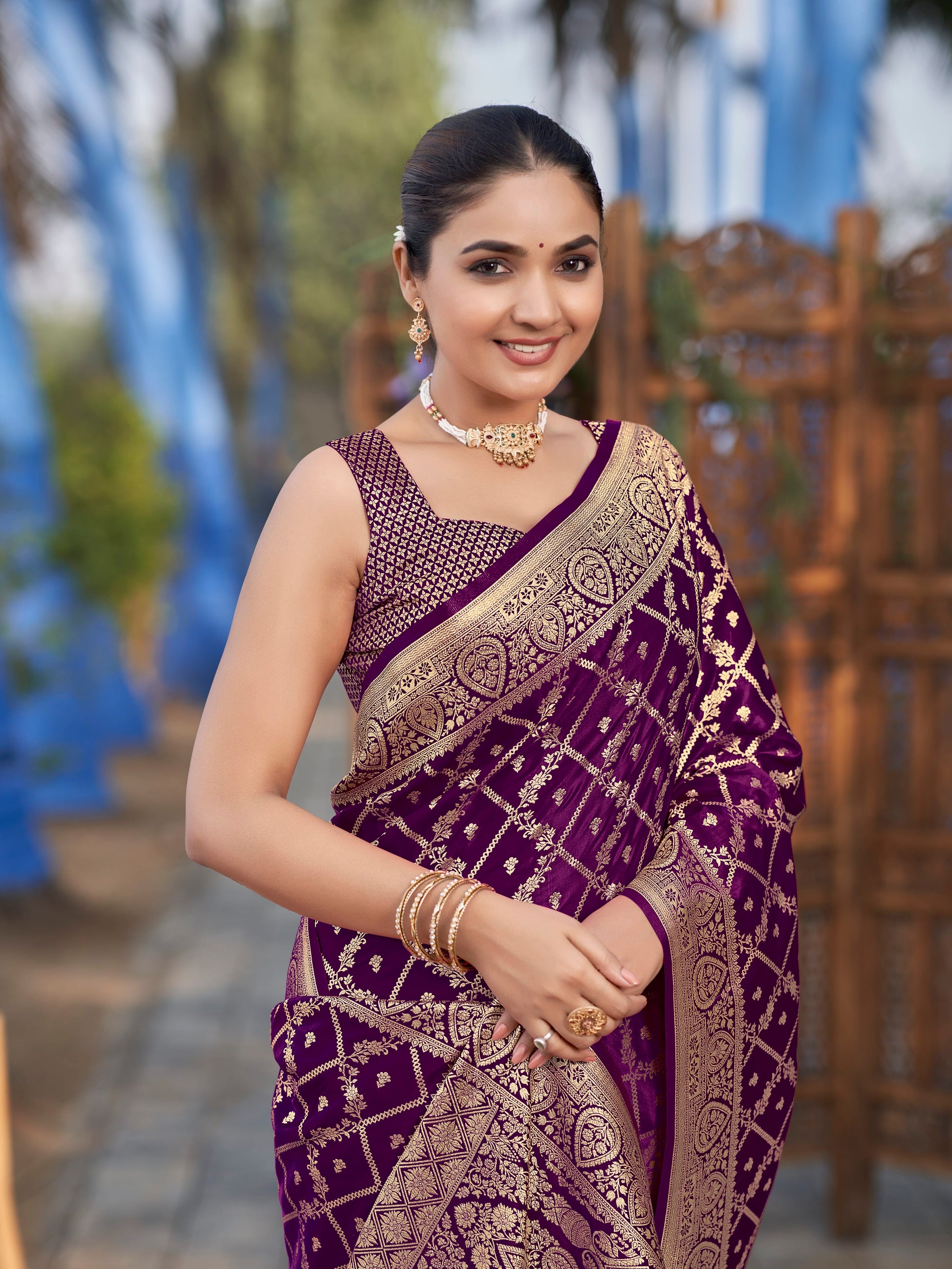 MANOHARI Banarasi Silk Blend Jacquard Work Saree - Purple