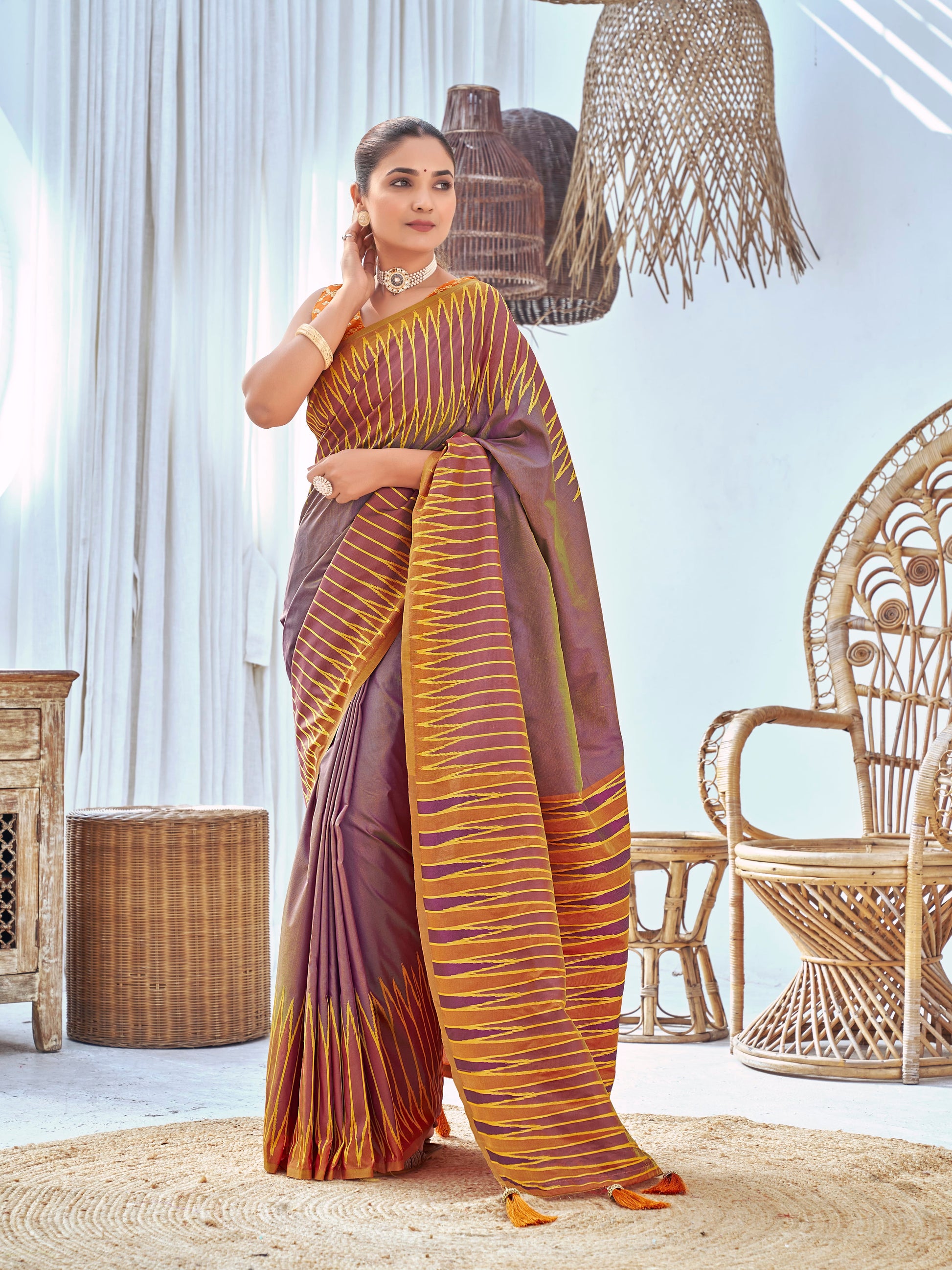 MANOHARI Banarasi Silk Blend Jacquard Work Saree - Purple