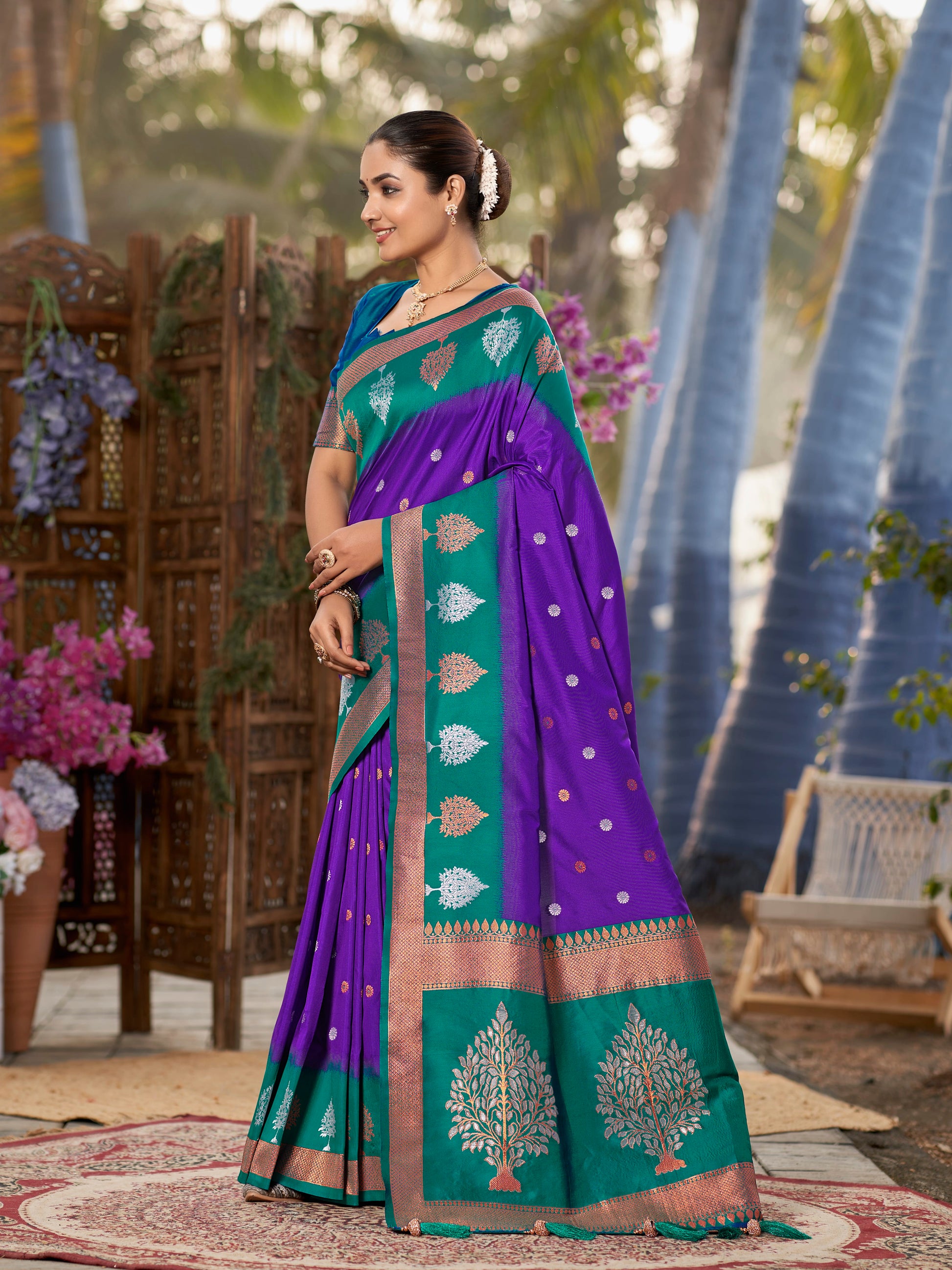 MANOHARI Banarasi Silk Blend Jacquard Work Saree - Purple