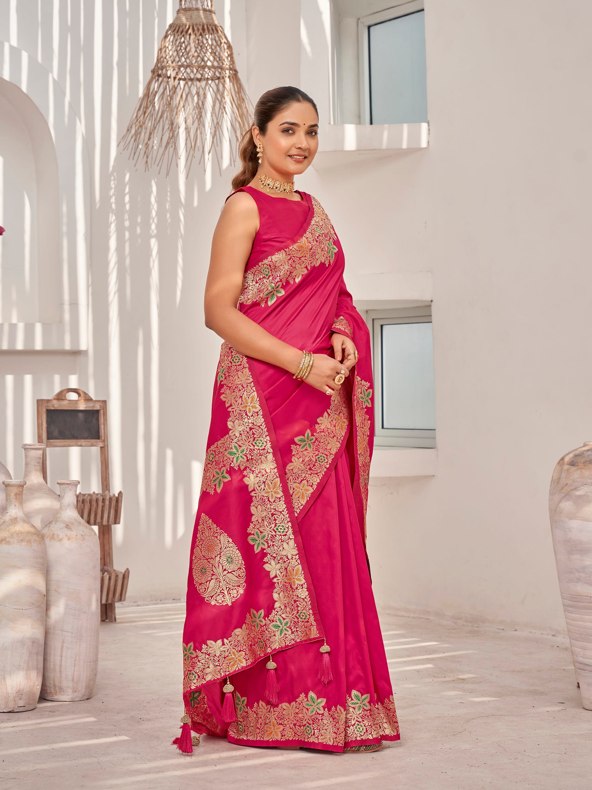 MANOHARI Banarasi Silk Blend Jacquard Work Saree - Pink