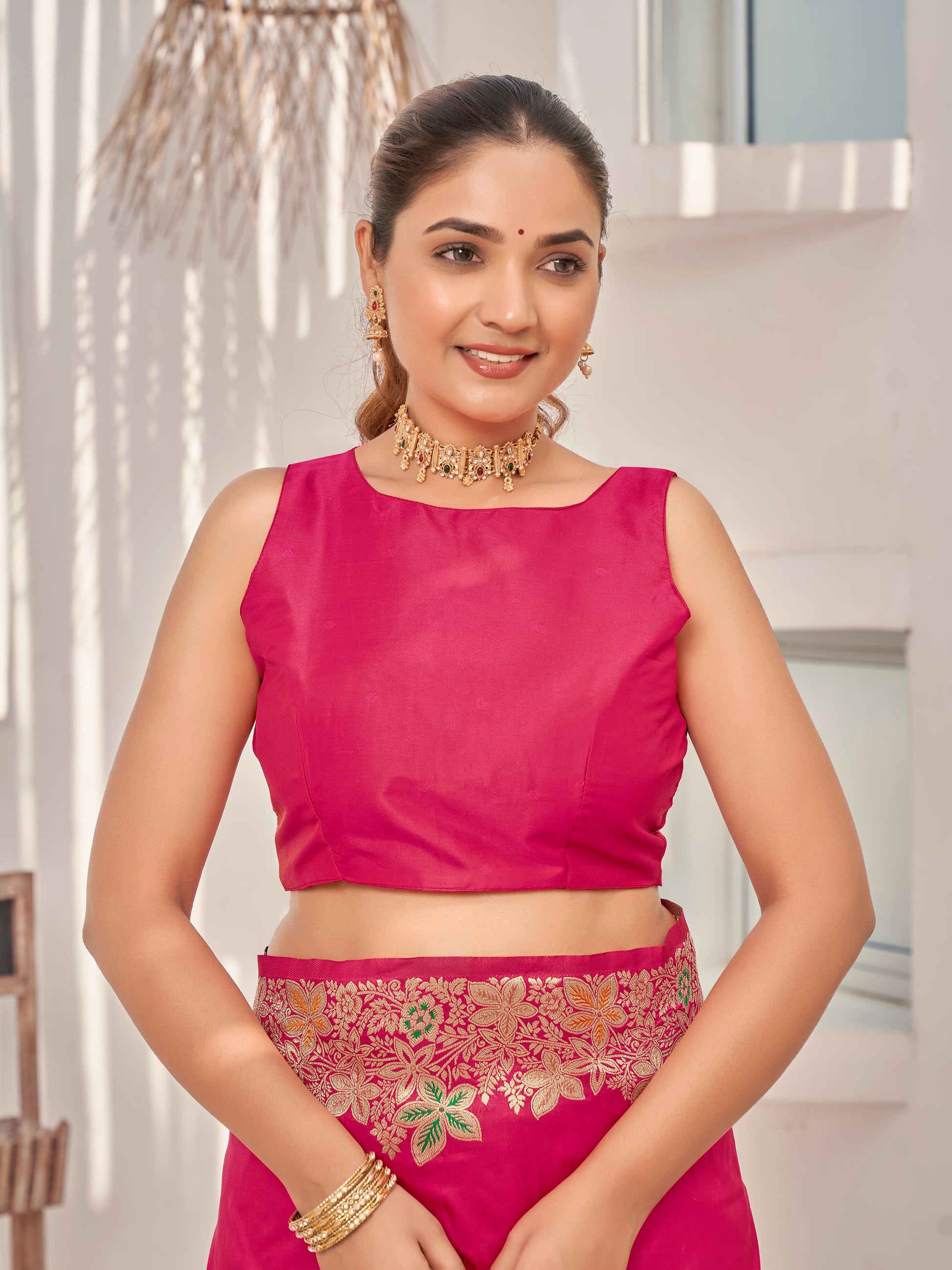 MANOHARI Banarasi Silk Blend Jacquard Work Saree - Pink